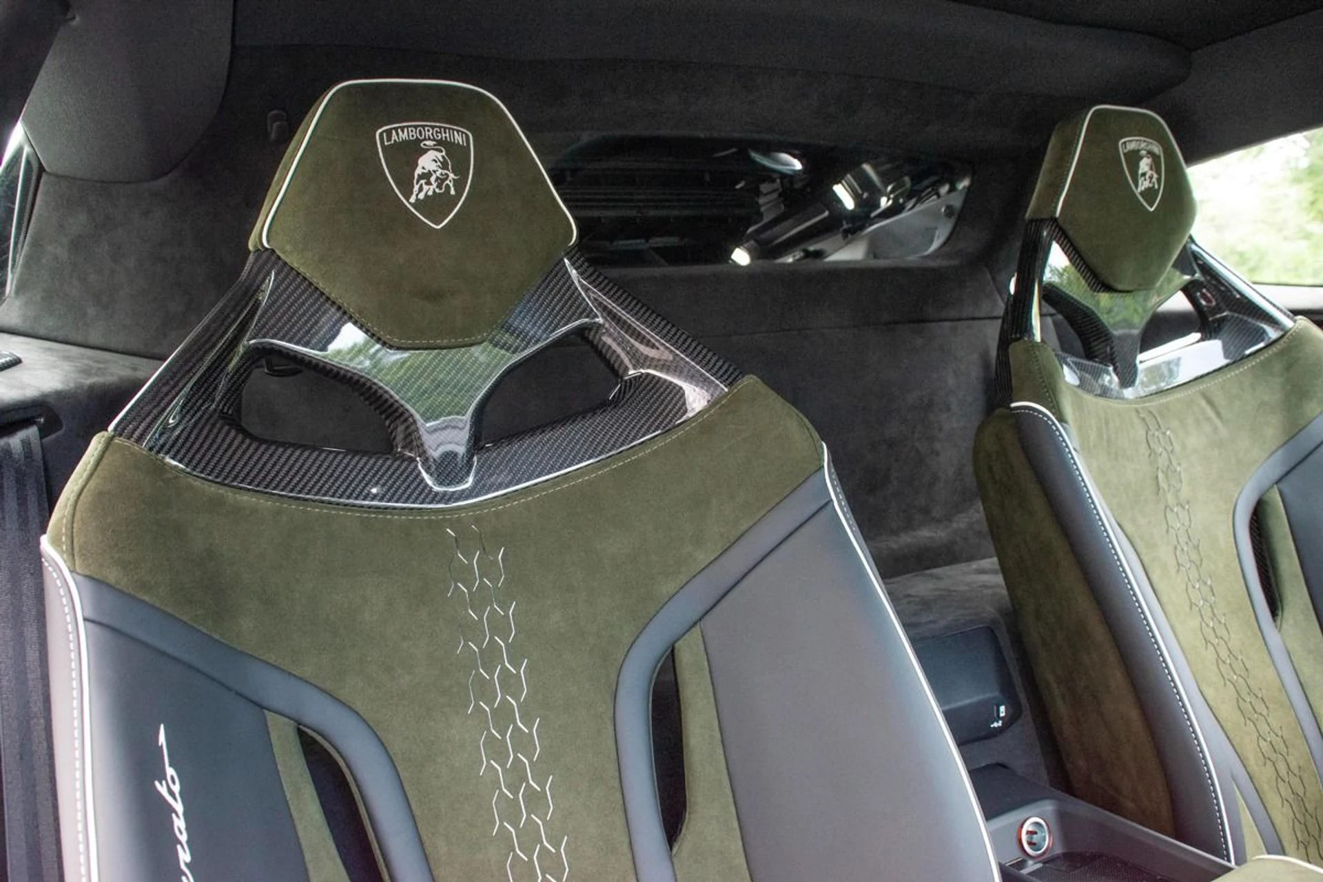 mph028_1085445857_Used_2023_Lamborghini_Huracan_Sterrato_1769868848_8ed38ad0b7