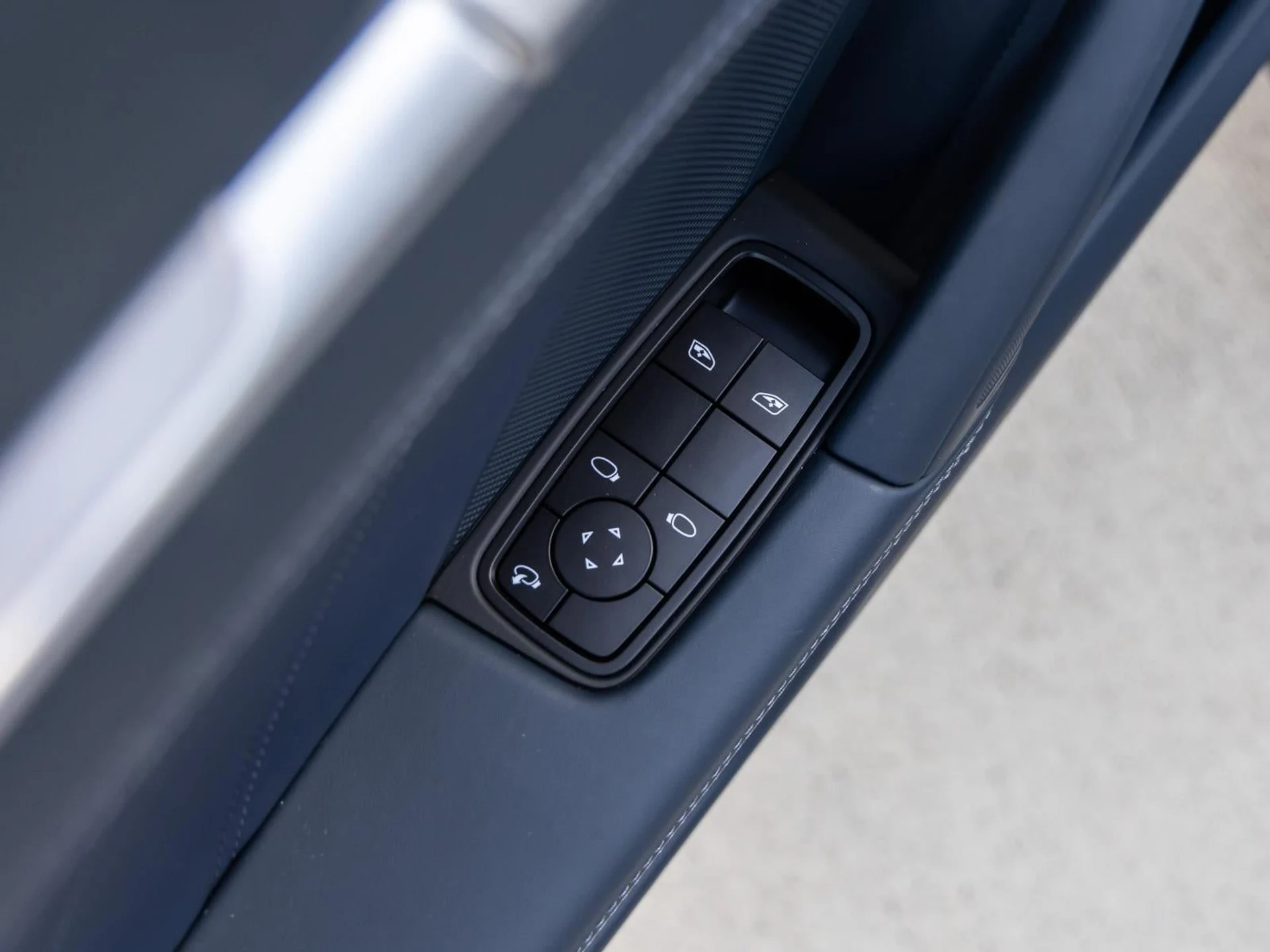 mph028_1087914439_29_5619ac82ac