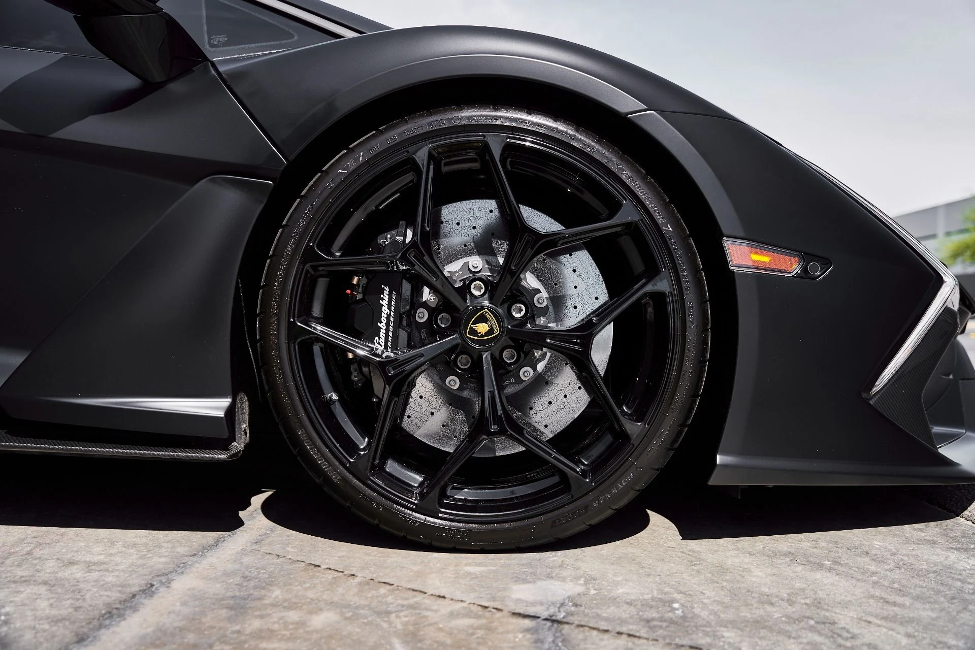 mph028_1089957591_Used_2025_Lamborghini_Revuelto_Base_1774300533_684365d1b1