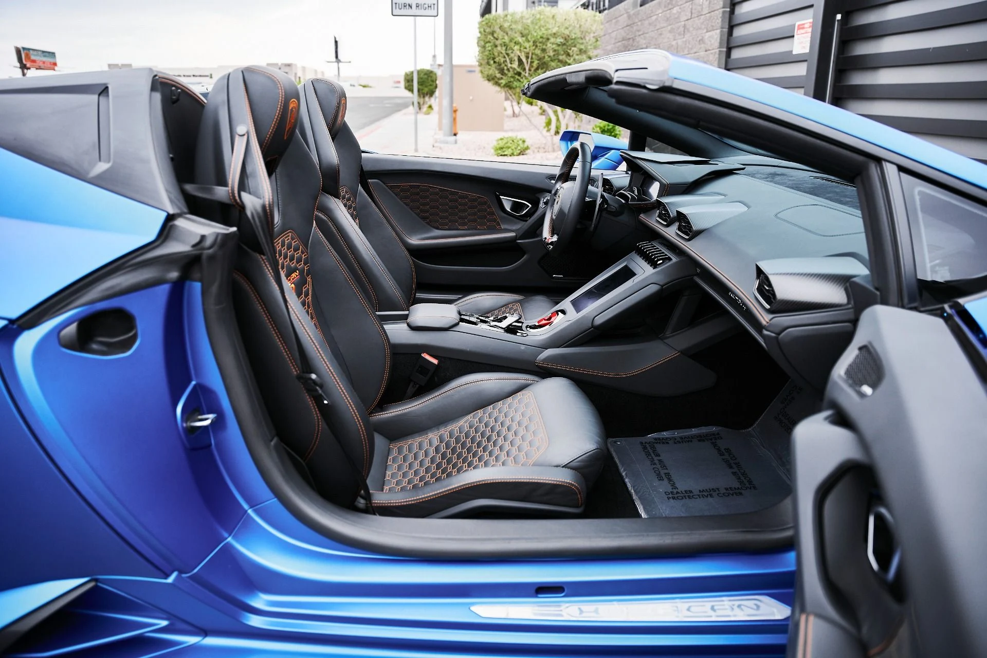 mph028_109341119_Used_2023_Lamborghini_Huracan_EVO_Base_1775006651_3139622654