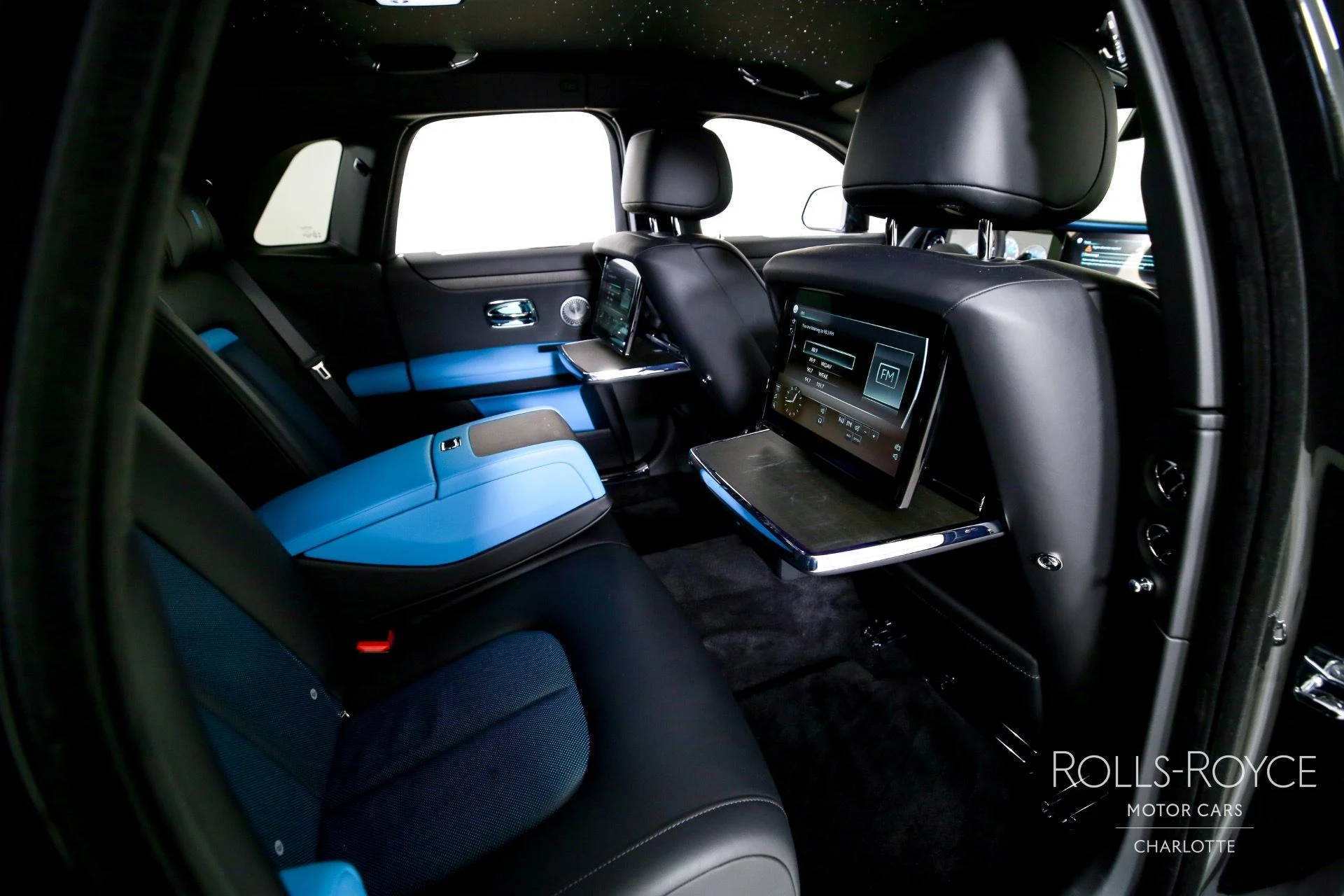mph028_1096412536_Used_2024_Rolls_Royce_Ghost_1755798774_4d78278891