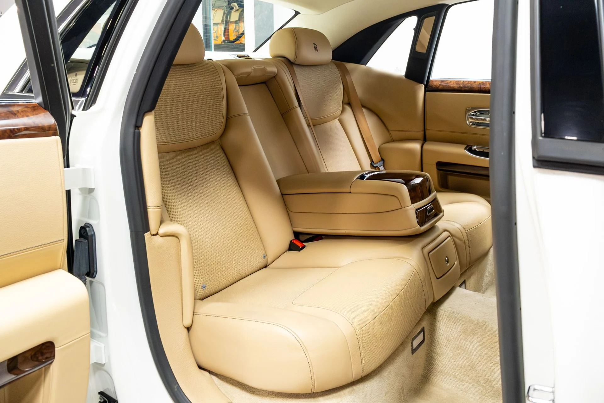 mph028_1098034343_Used_2017_Rolls_Royce_Ghost_1774888920_16d0128499