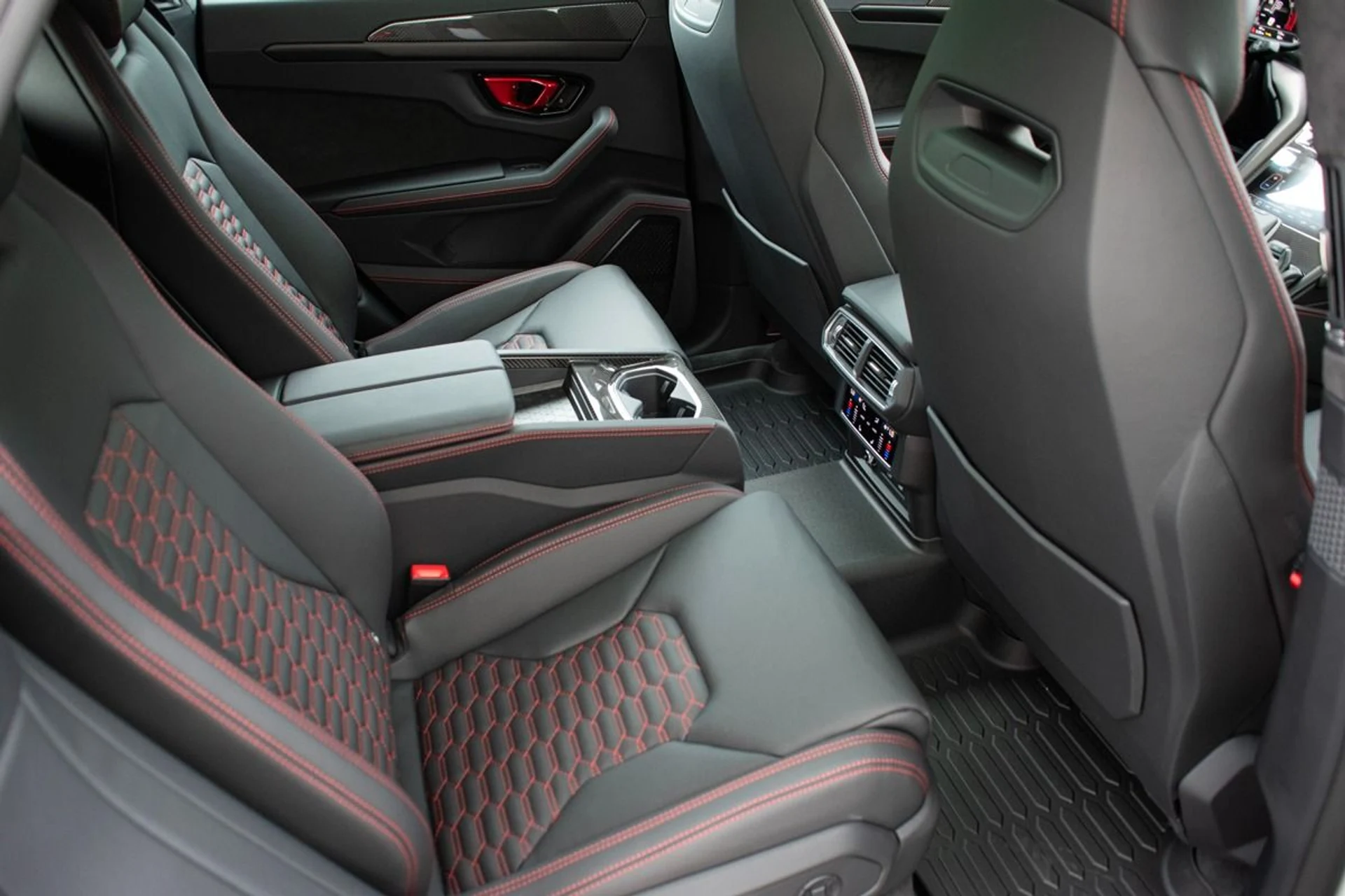 mph028_1099394181_Used_2024_Lamborghini_Urus_S_1736004526_4ceb45e845