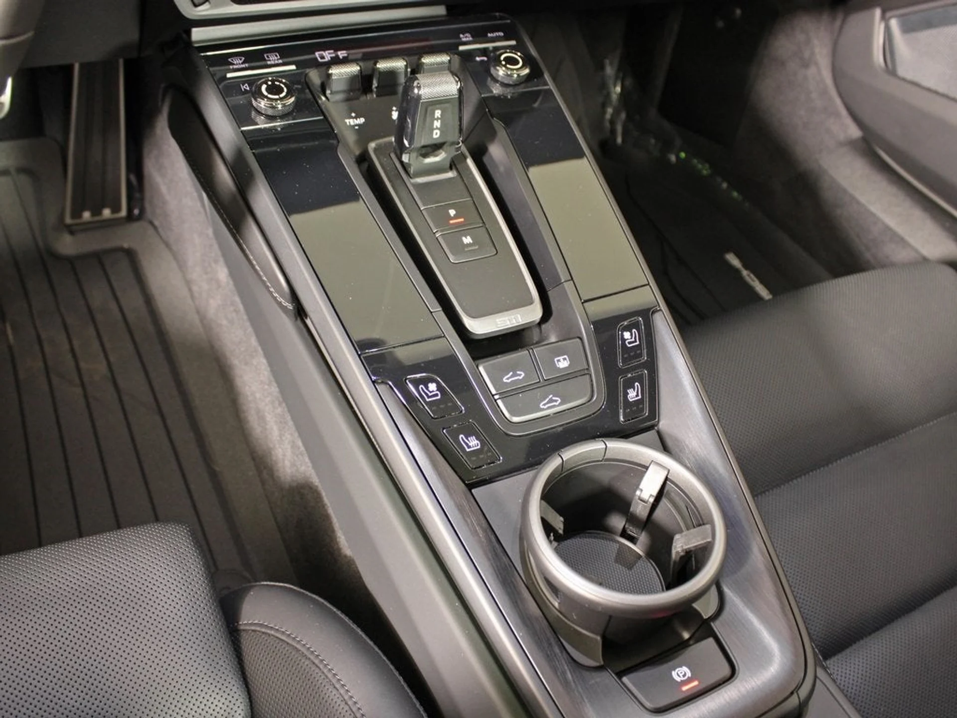 mph028_110364819_29_e81ed3ece9