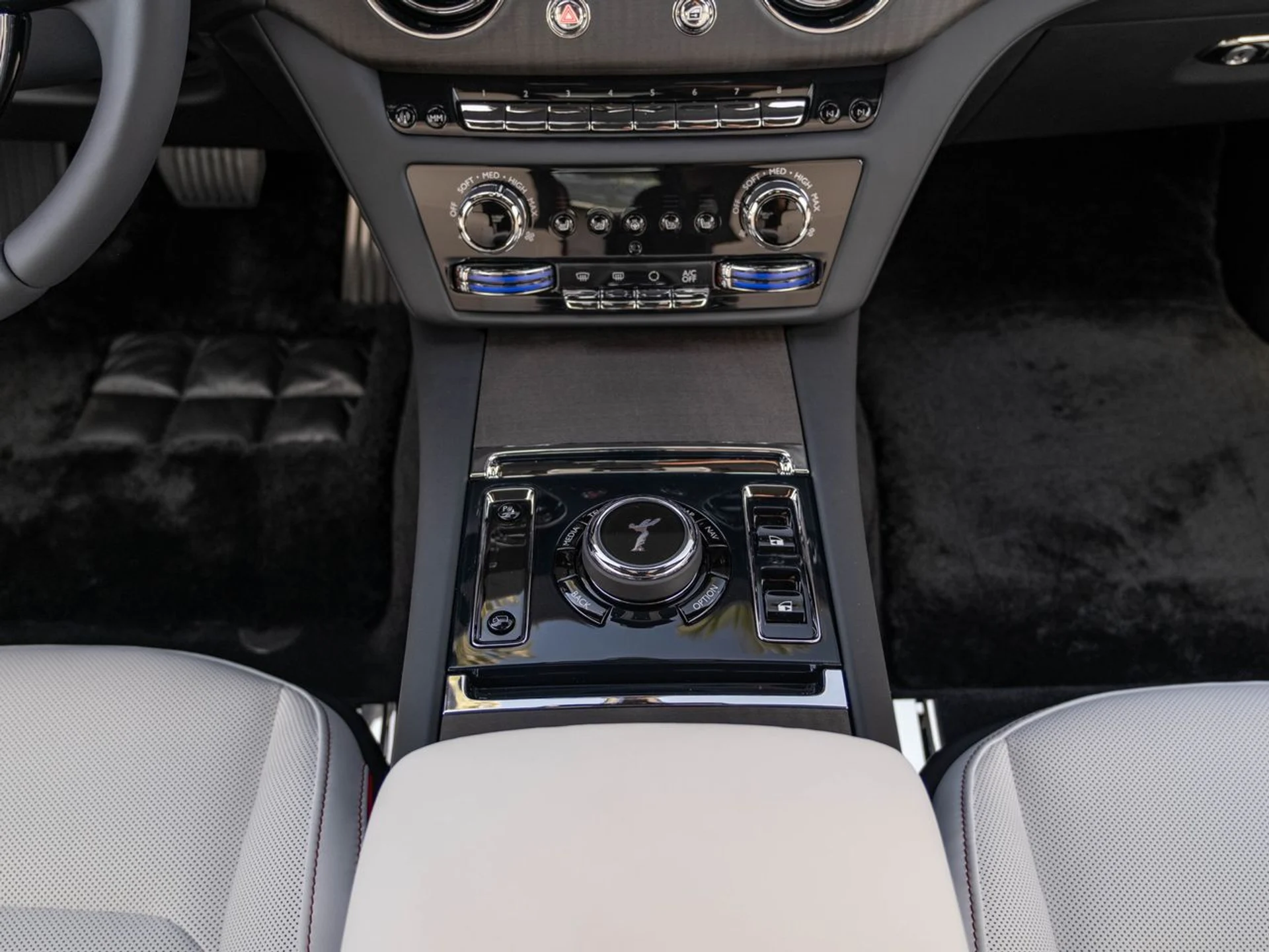 mph028_1105881989_486e69654111298040ff3ddfceea873dx_98f6240b59