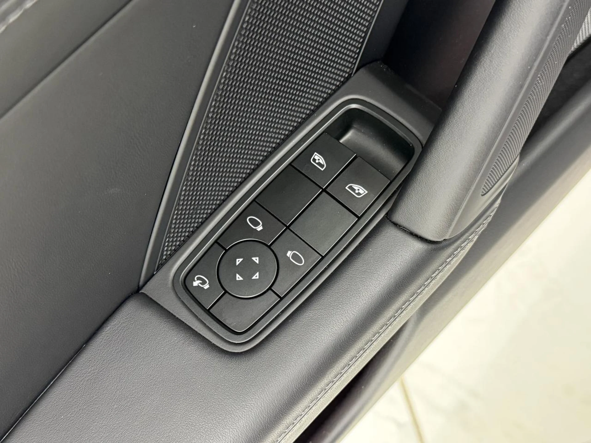 mph028_1107641965_e55b3d83ff52e22136d3d1c9ab32bfd6_d84e4731d7