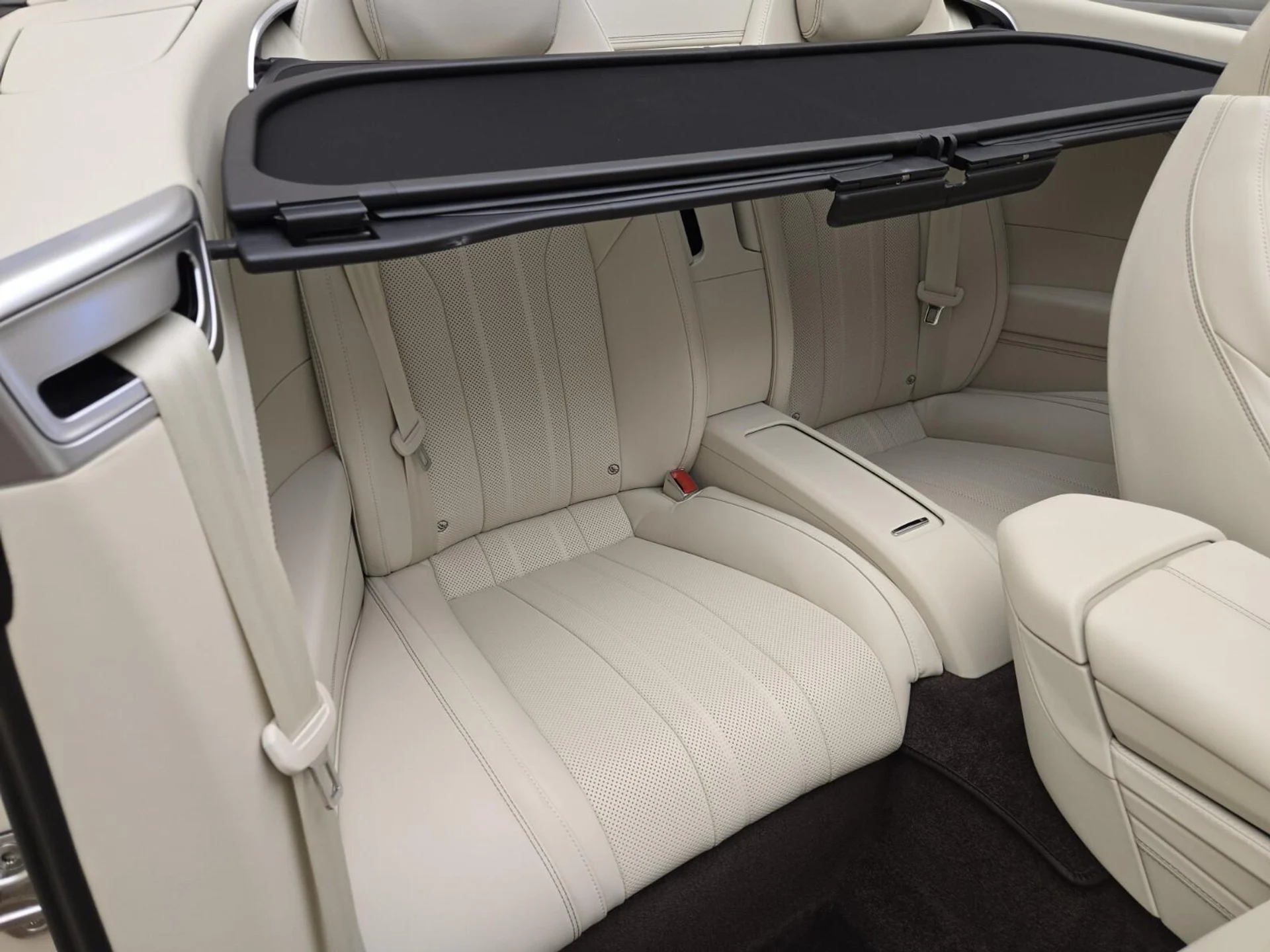 mph028_1111779118_Used_2023_Bentley_Continental_GTC_V8_1761030116_5e69121838