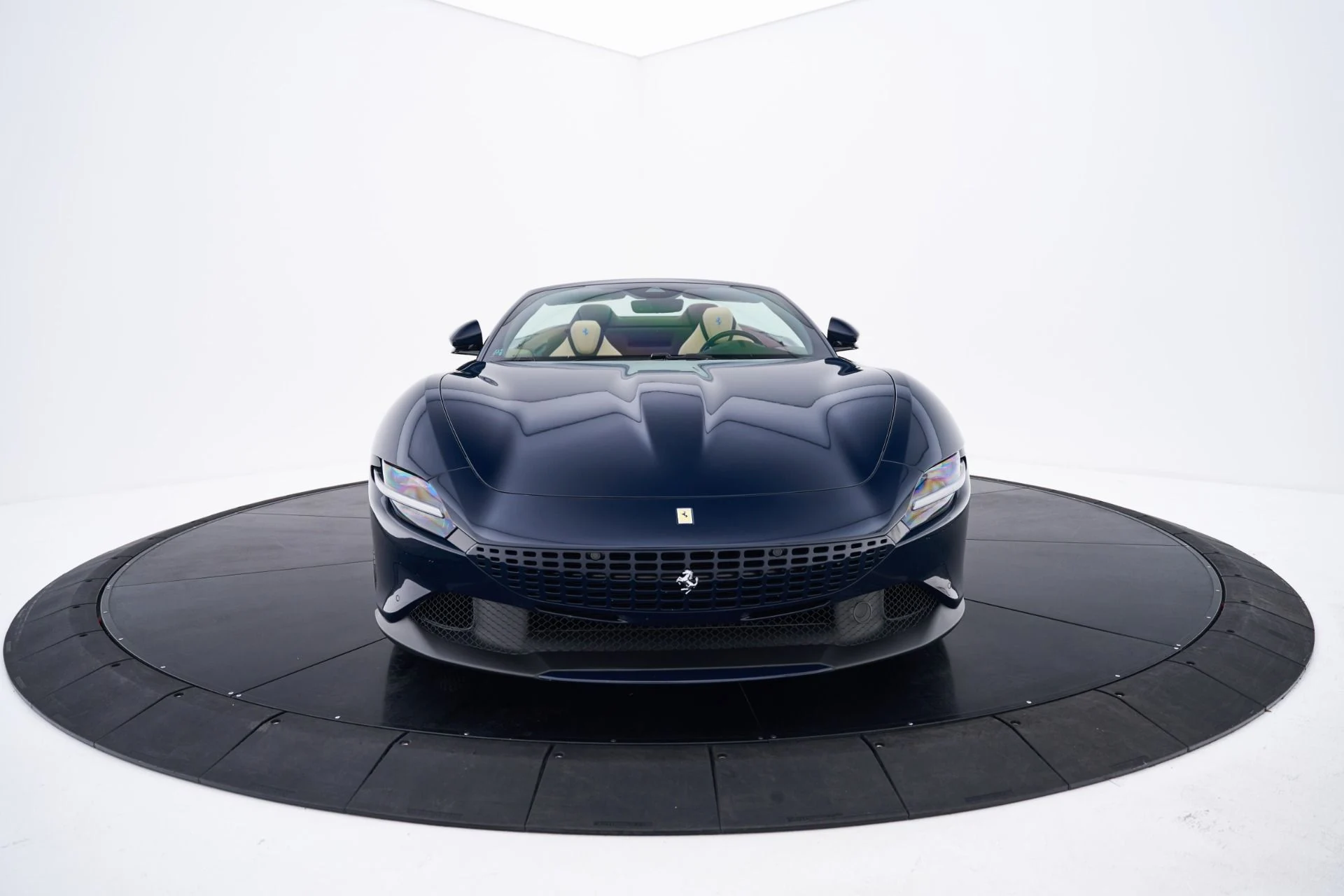 mph028_1113752337_Used_2025_Ferrari_Roma_Base_1793056036_9d4050a5c7