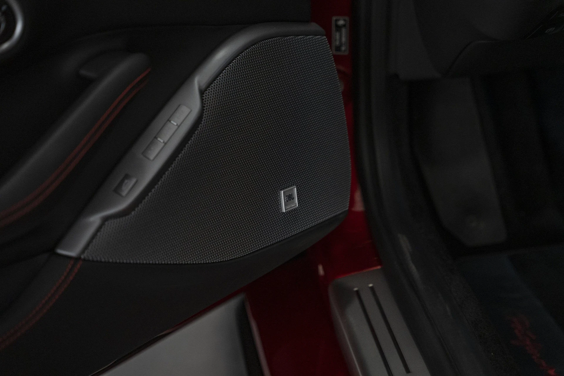 mph028_1116358334_44098c0999774a35bdbf7a6b893a0393_f326ea9377