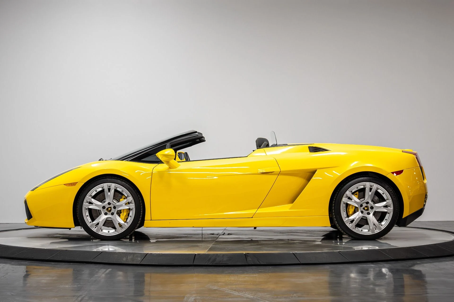 mph028_1116668033_Used_2007_Lamborghini_Gallardo_Spyder_1766529333_92f72dc734