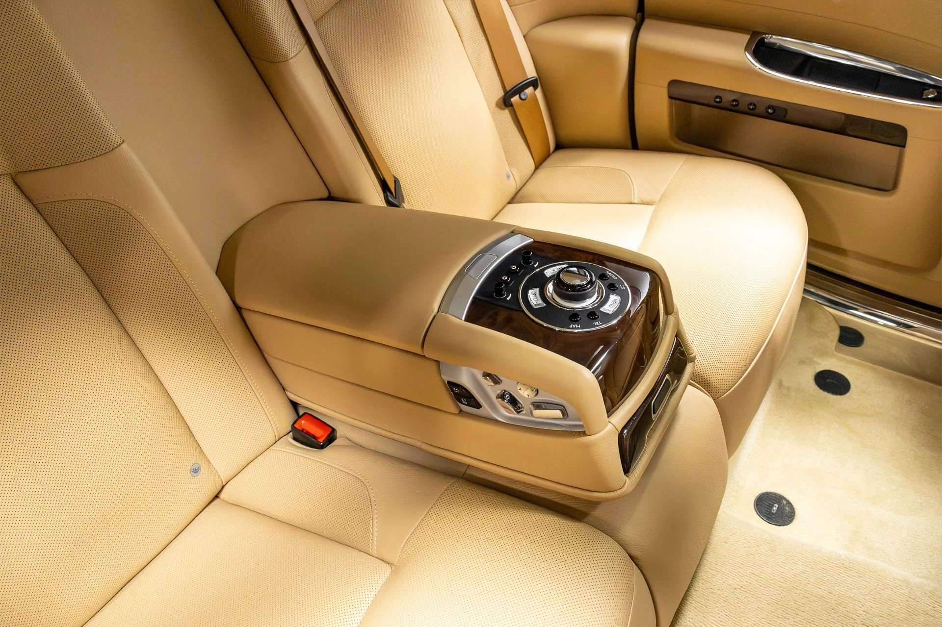 mph028_1119247374_Used_2011_Rolls_Royce_Ghost_1771348774_9a4e80a8ae