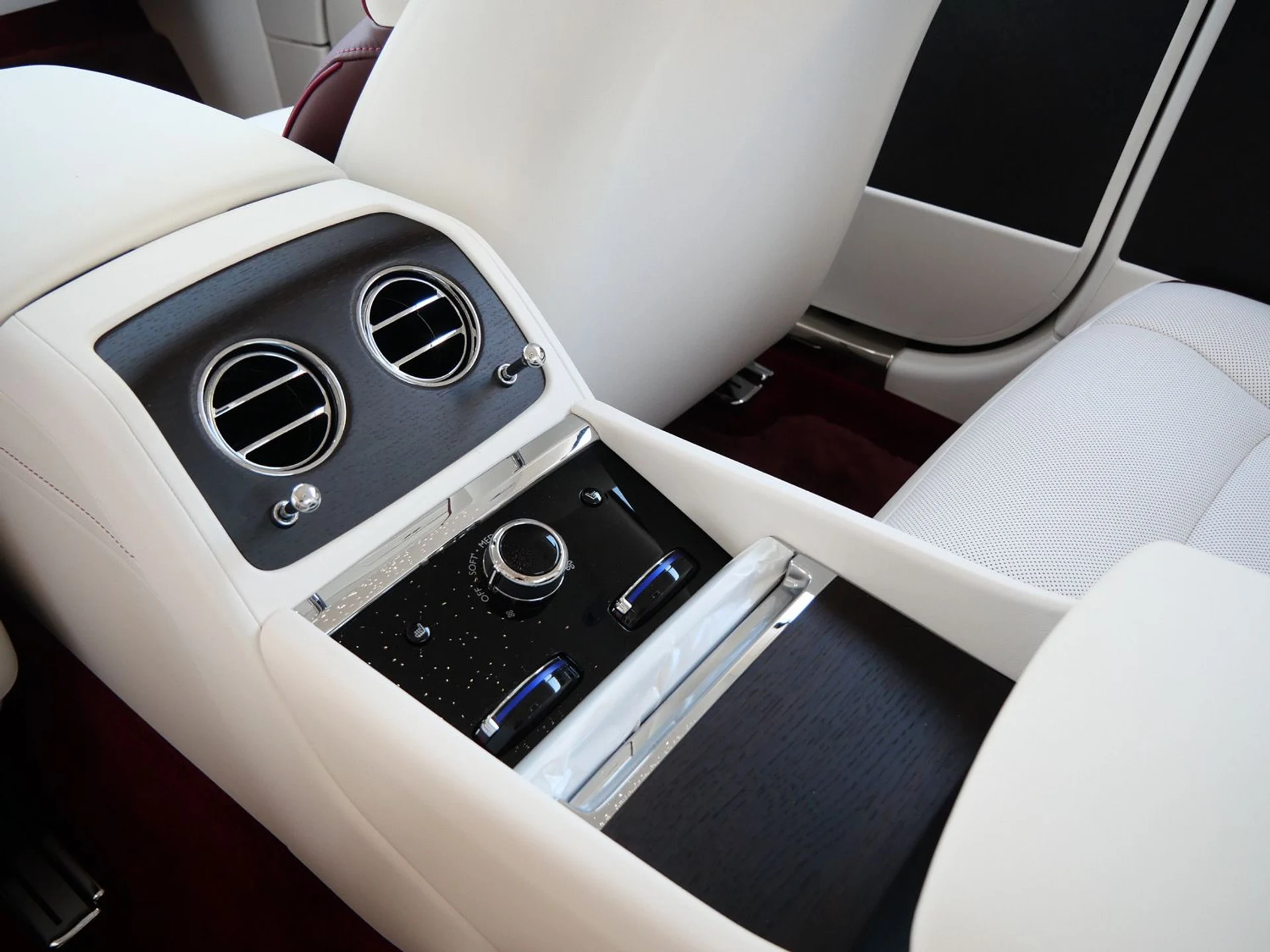 mph028_1120444147_2f99cf22c0dc13e550e52956de108d19x_da04275347