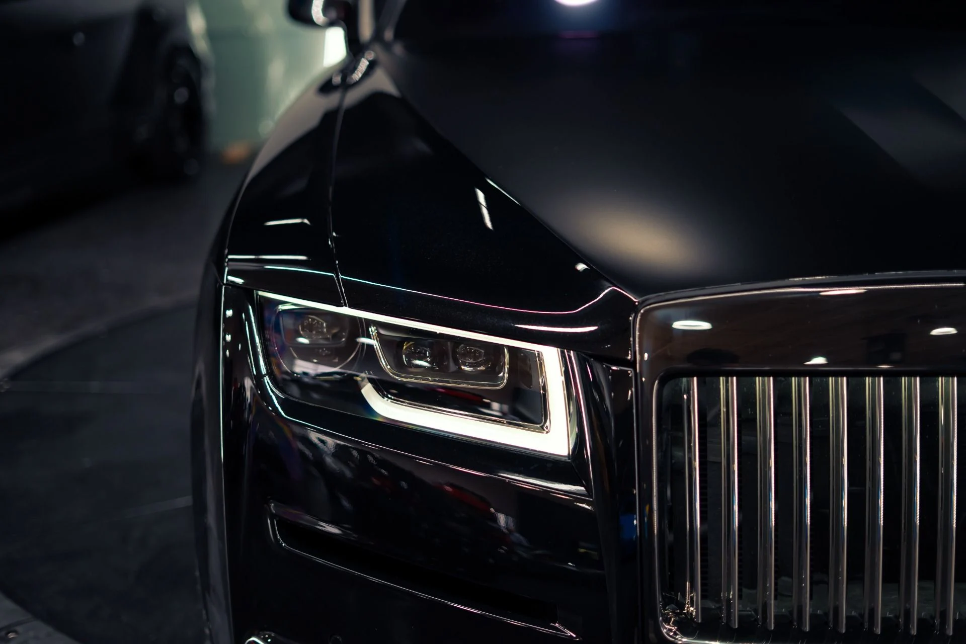 mph028_1127594871_Used_2022_Rolls_Royce_Black_Badge_Ghost_Carbon_Urban_Kit_1782178796_4551cc561d