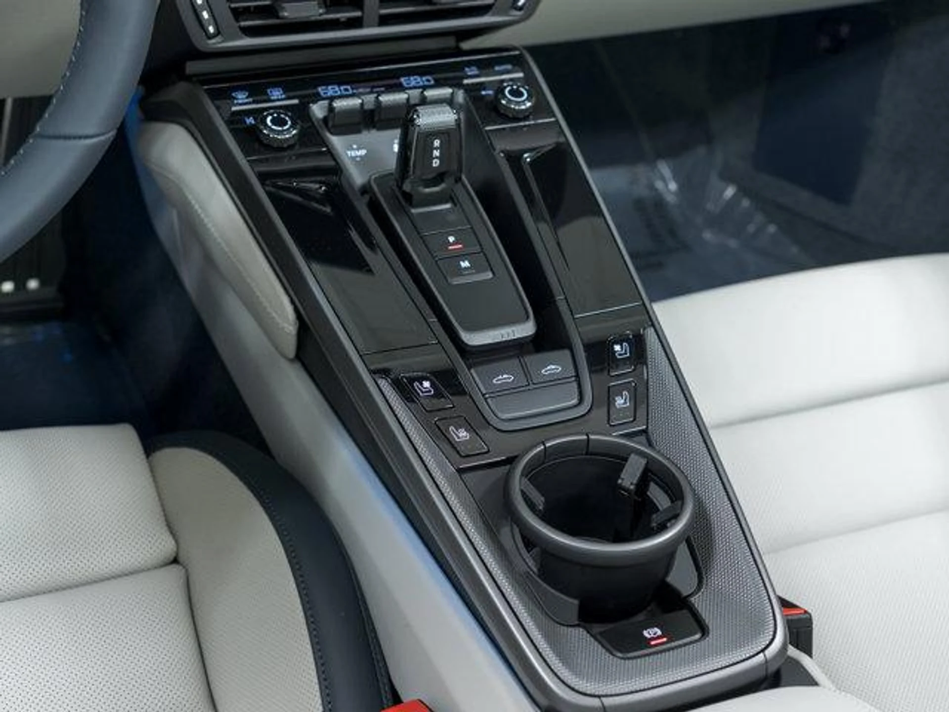 mph028_113290082_UYWL_Hem9_JV_Pov_Pm9o2_Dsk_Bx6c_Q_efb75d96ea