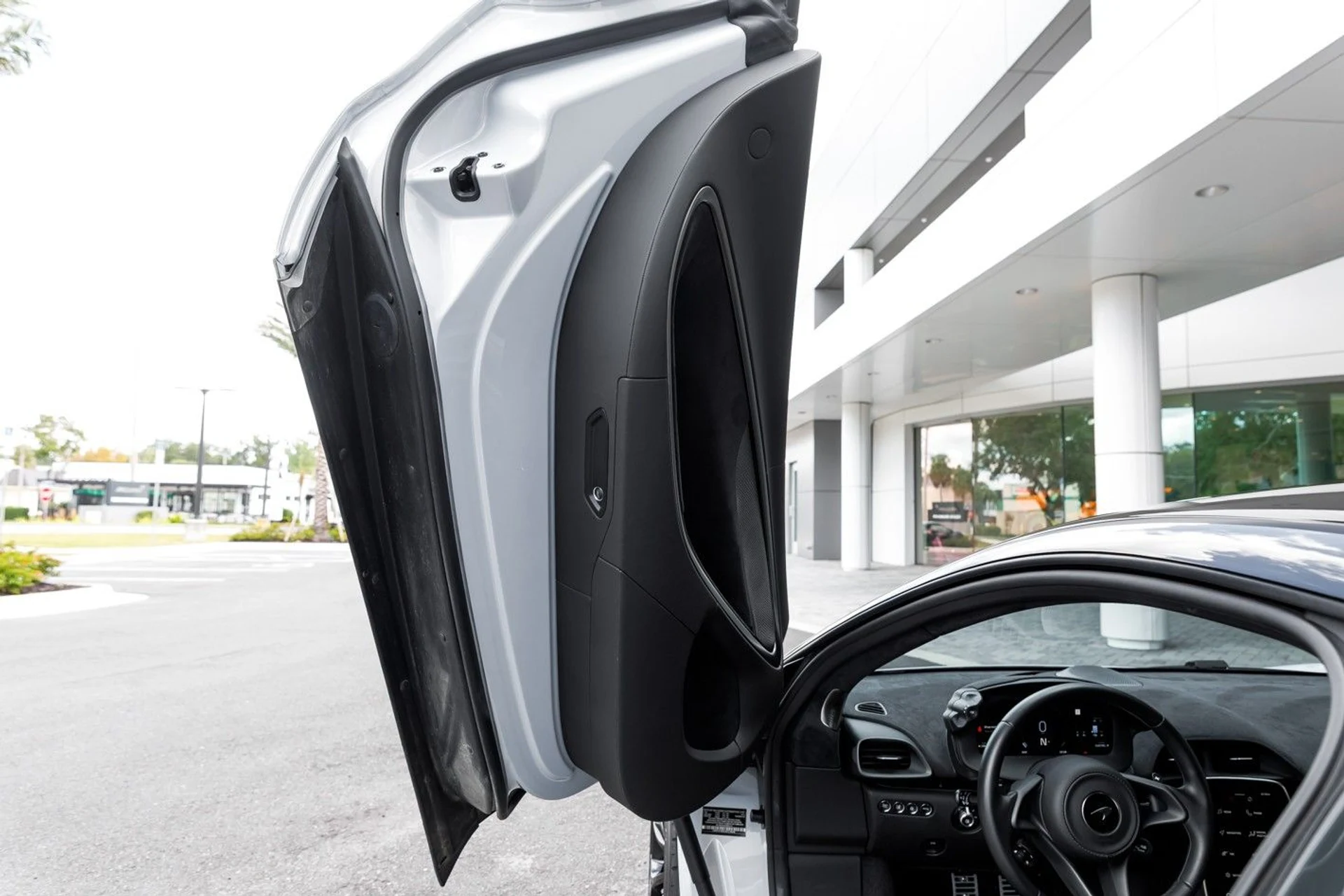 mph028_1133082962_614_p29_l_8767c28c3b