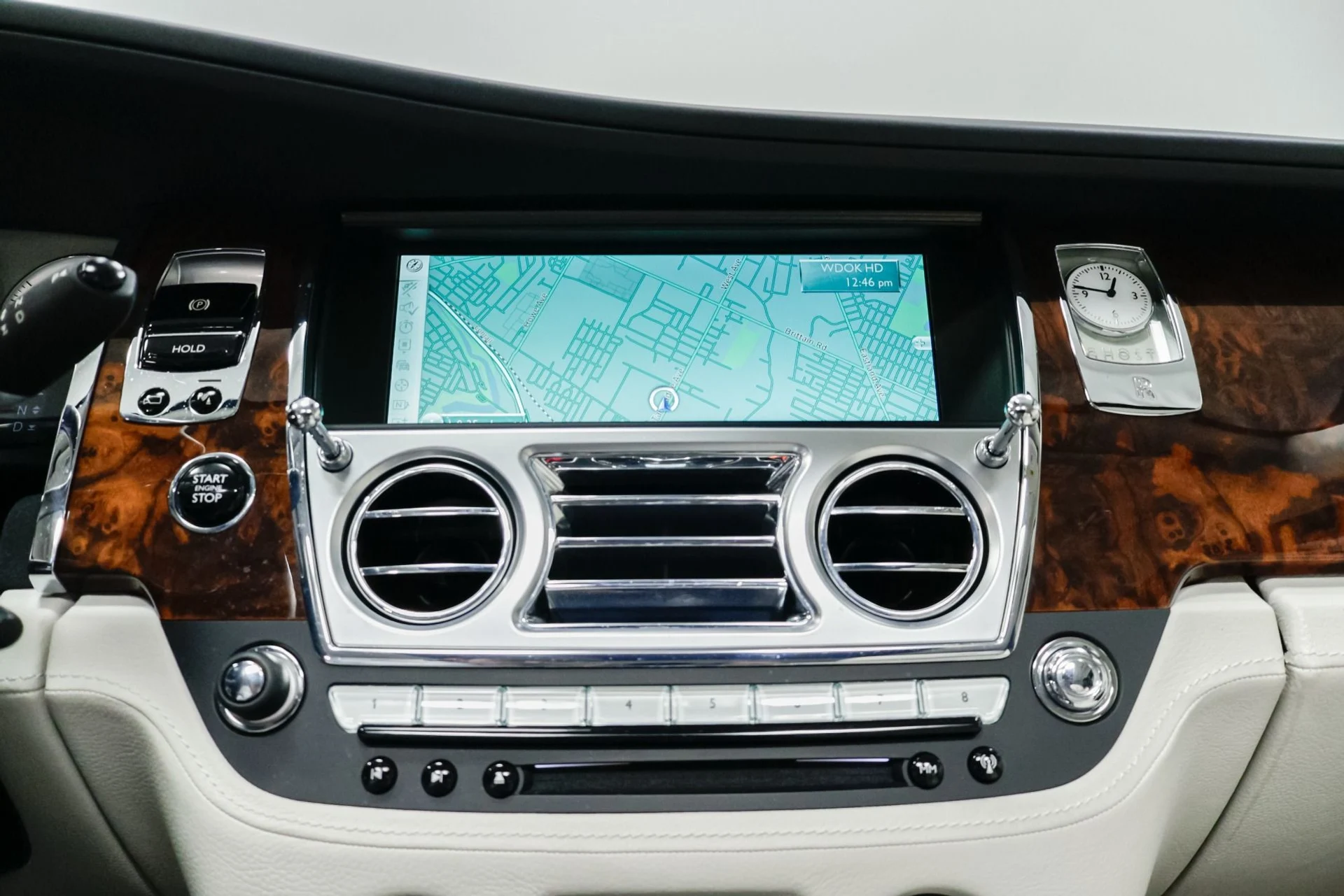mph028_1134779881_Used_2015_Rolls_Royce_Ghost_Base_1760537897_cf21d4bd93