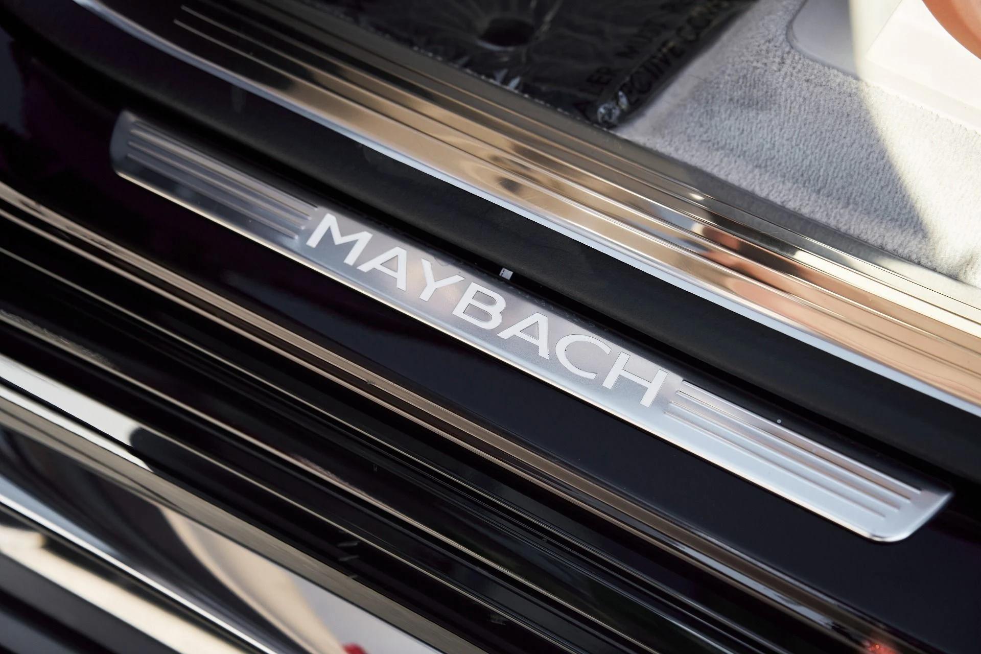 mph028_1134940673_Used_2024_Mercedes_Benz_GLS_Maybach_GLS_600_1762306351_9d29a553fd