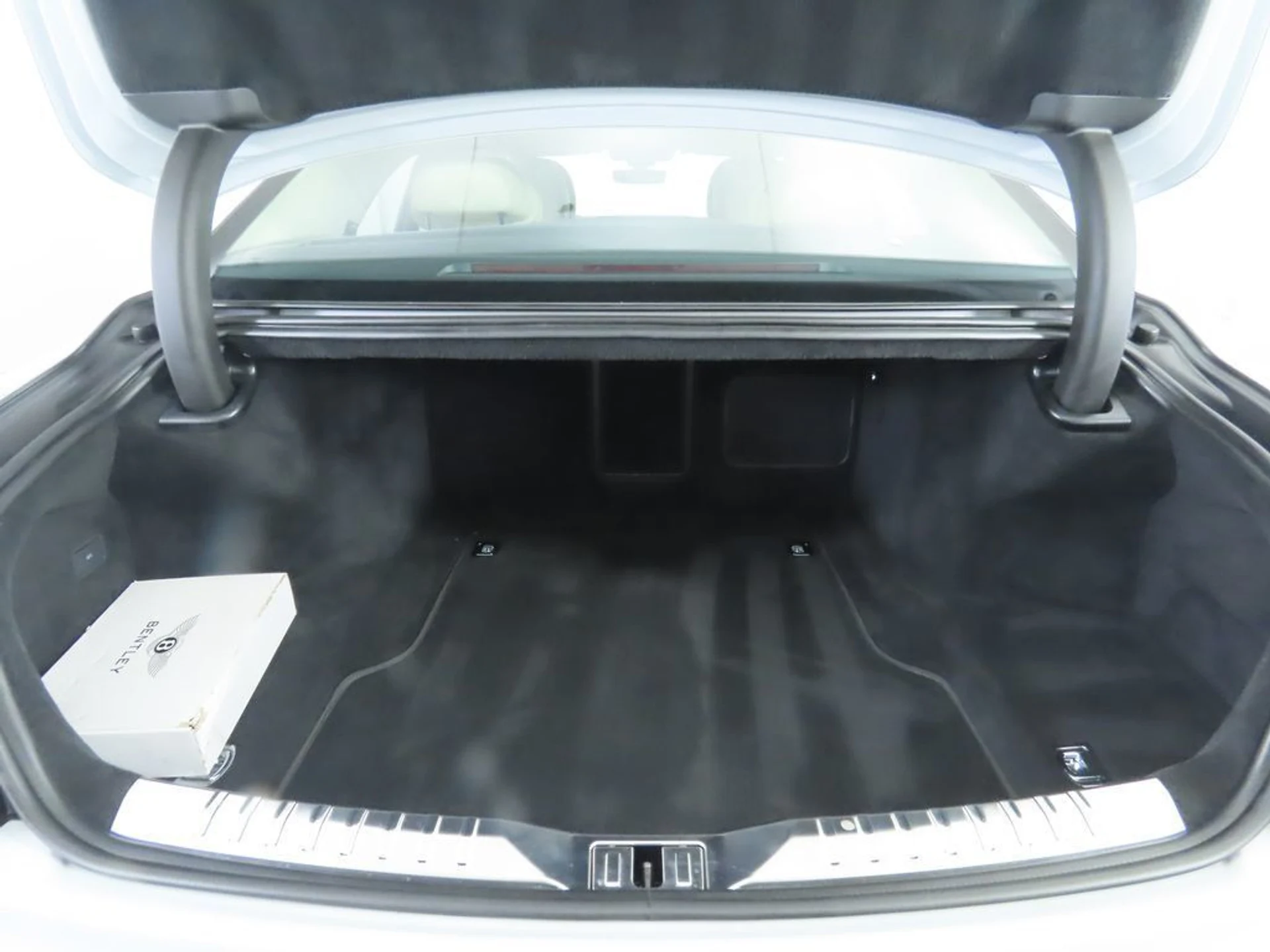 mph028_1141524386_used_2020_bentley_flying_spur_w12sedan_8119_22909310_29_1024_2f7393798f