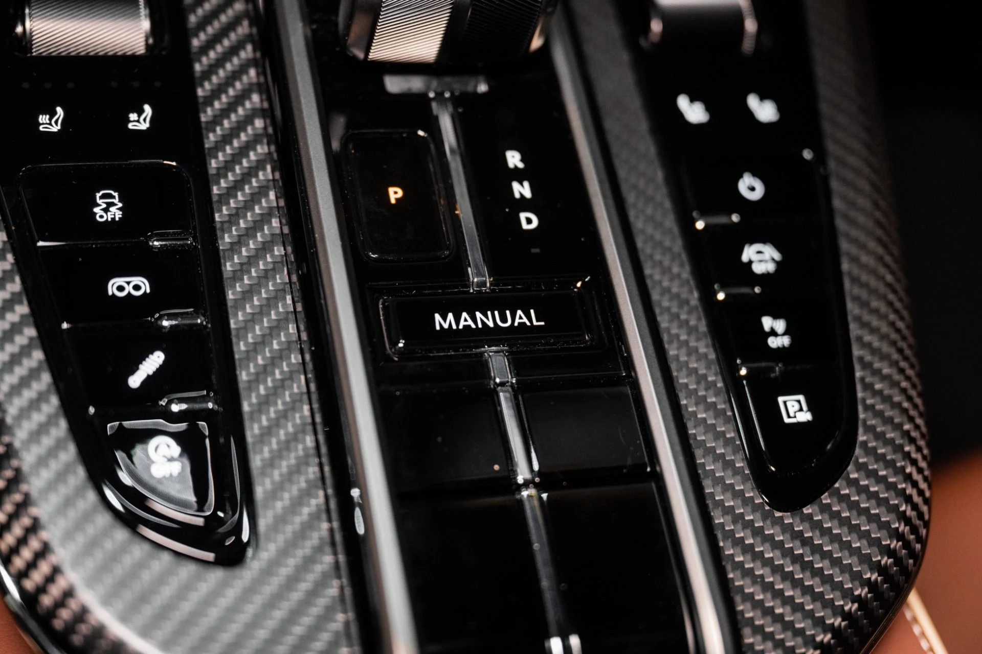 mph028_1142515184_New_2026_ASTON_MARTIN_VANTAGE_1756307805_15f9cb61e4
