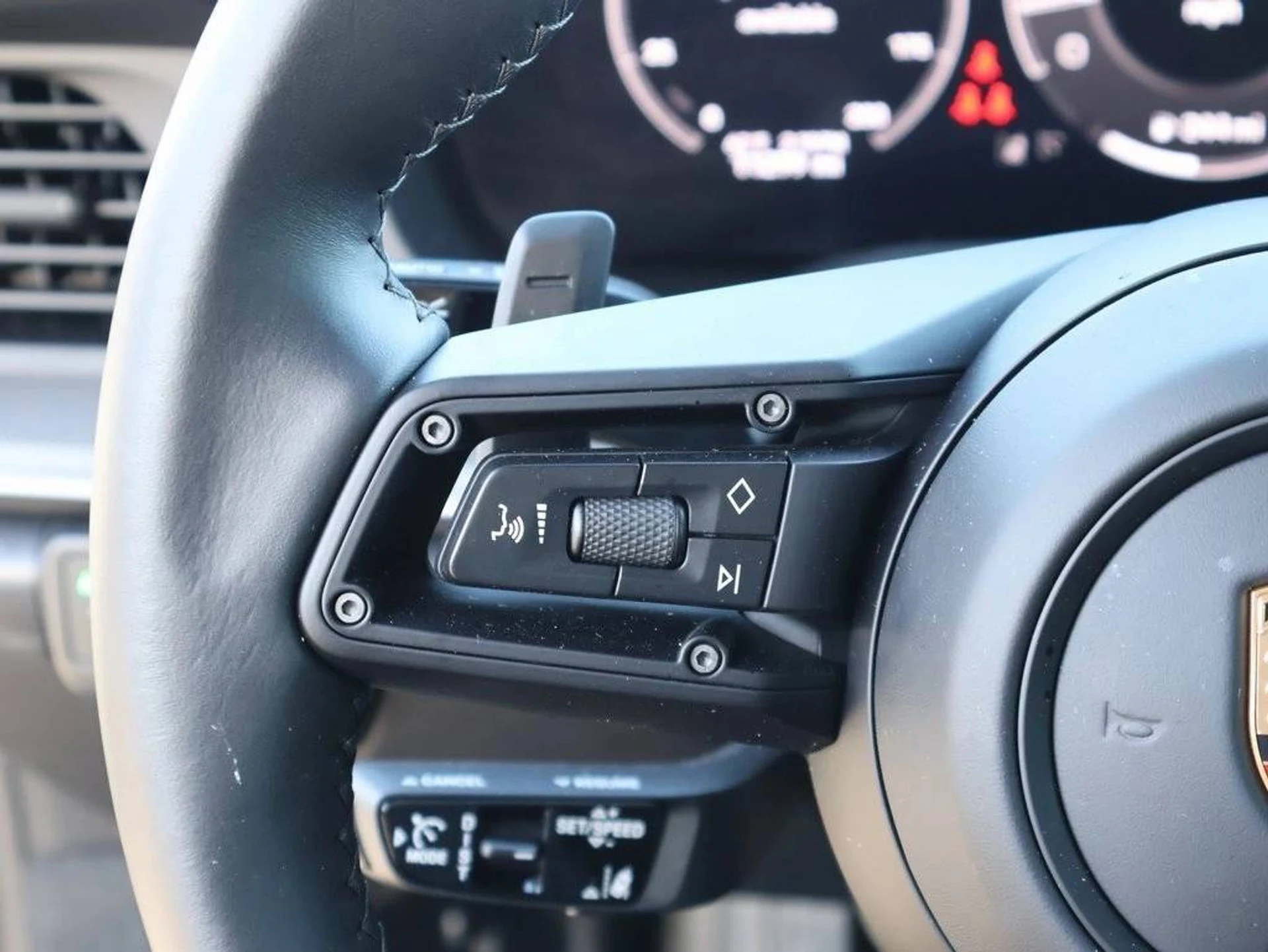 mph028_1149655449_1280_bae3d6375f