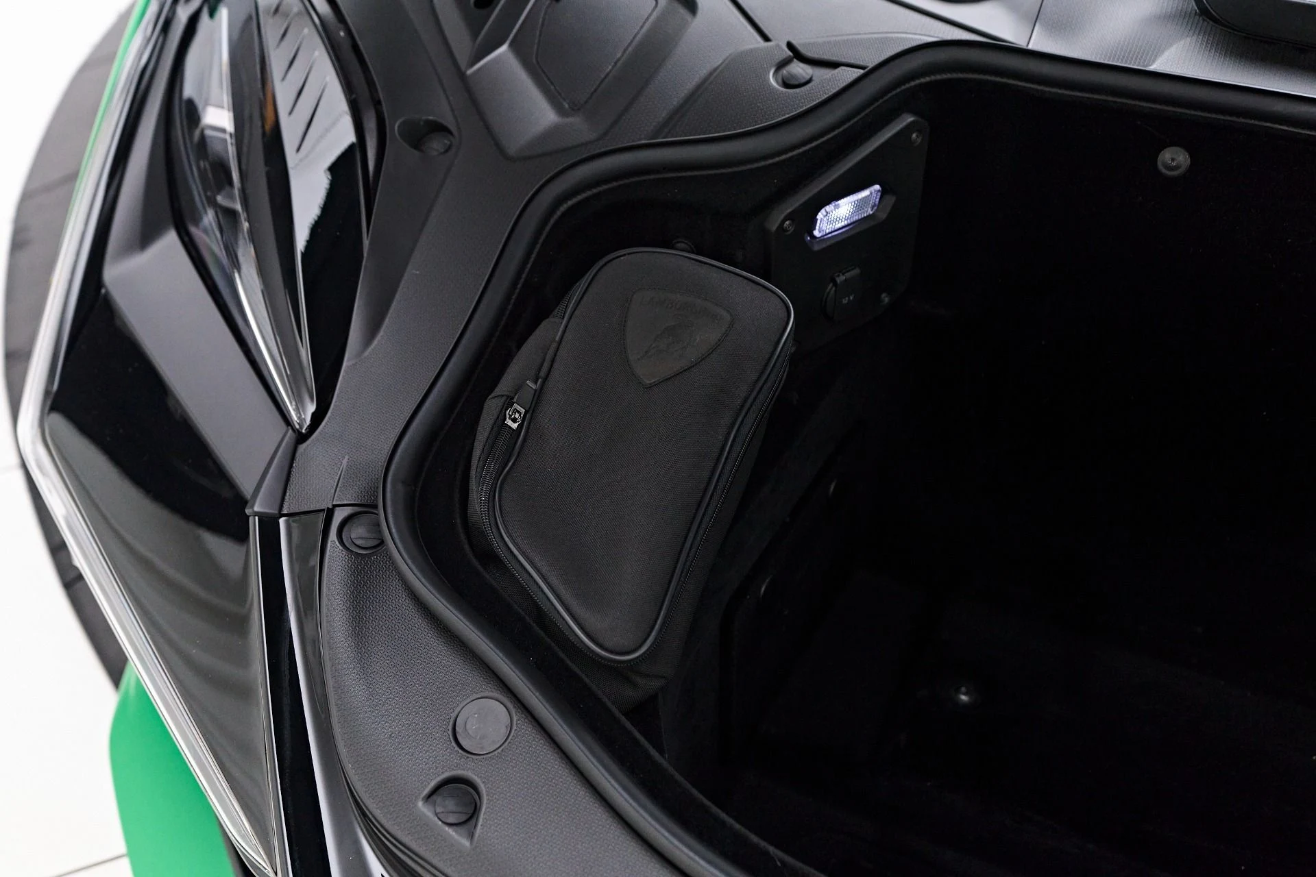 mph028_1155598137_Used_2024_Lamborghini_Revuelto_Base_1756951530_eb89818b41