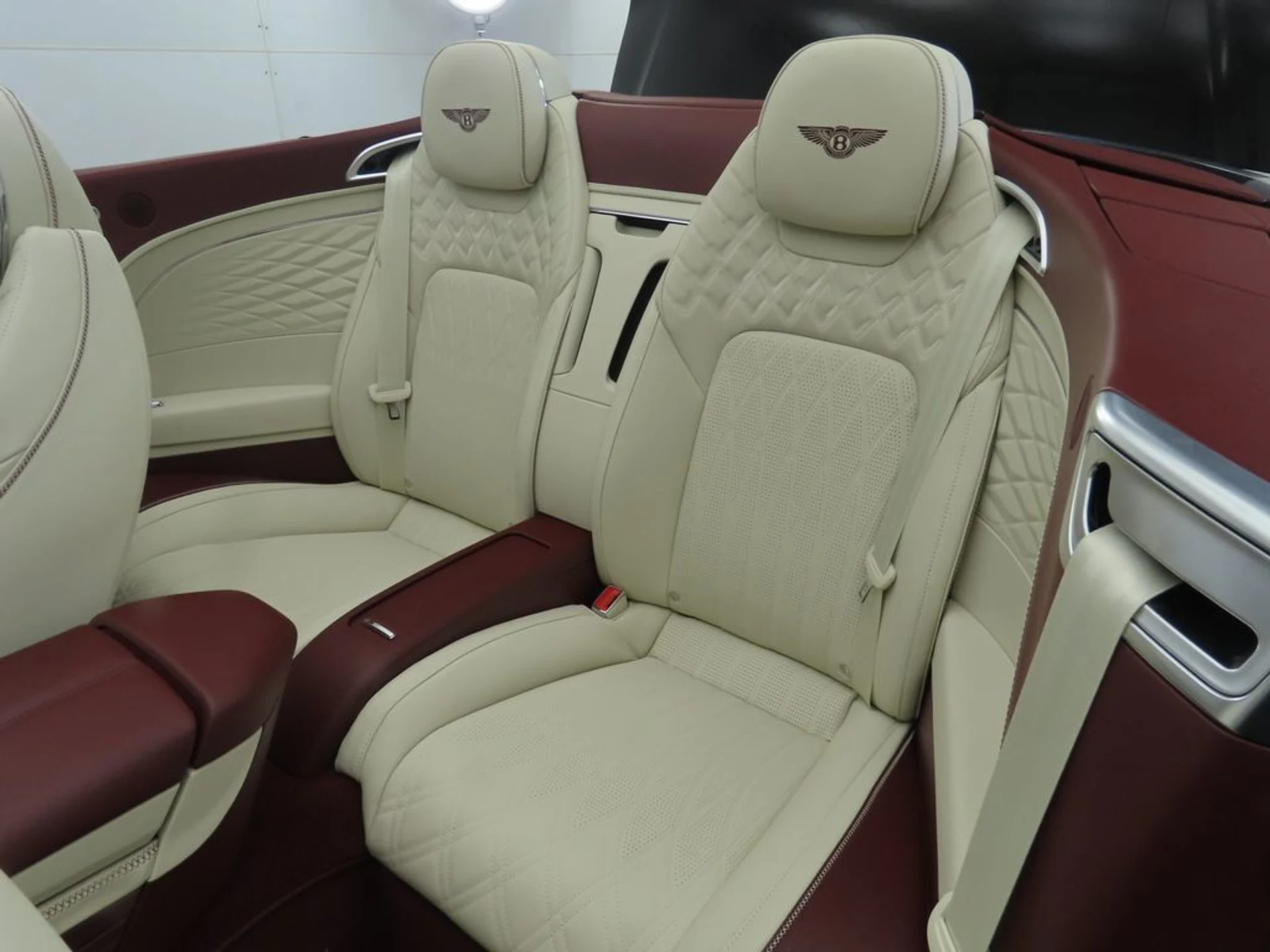 mph028_1157320479_new_2026_bentley_continental_gtc_8119_22975587_29_1024_330f02cd2a