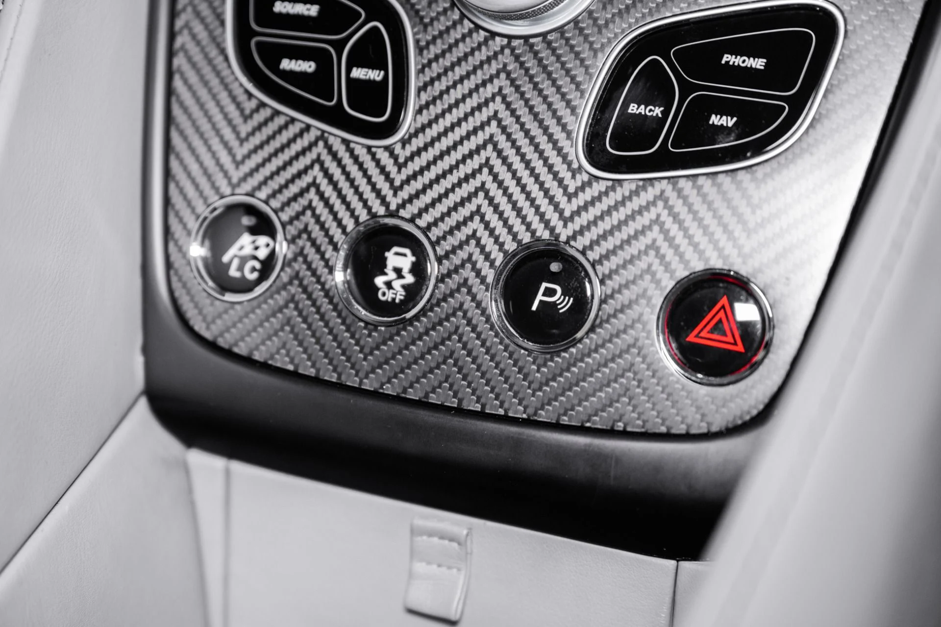 mph028_1159142214_Used_2016_Aston_Martin_Vanquish_V12_1770132200_da286c0bd4