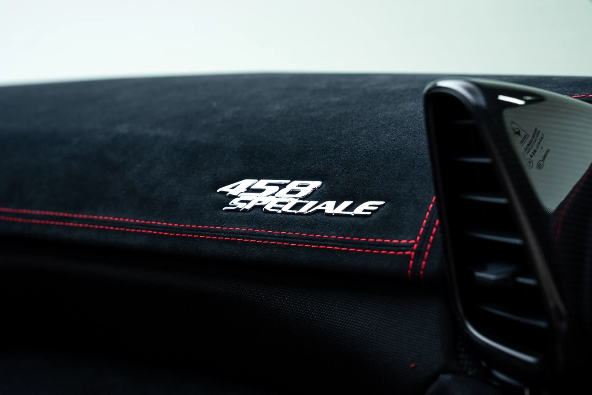 mph028_116078966_Used_2015_Ferrari_458_Speciale_1770668463_14990d16ce