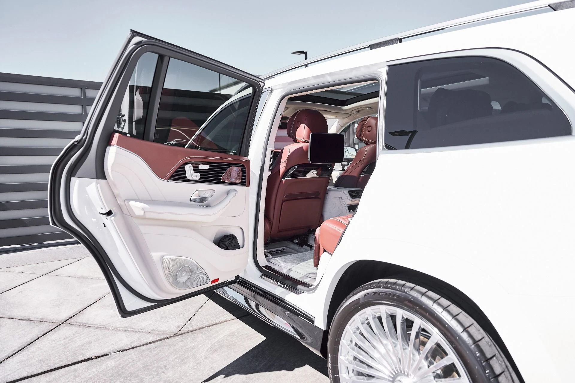 mph028_1161713828_Used_2026_Mercedes_Benz_GLS_Maybach_GLS_600_1777074084_c6759fbb68