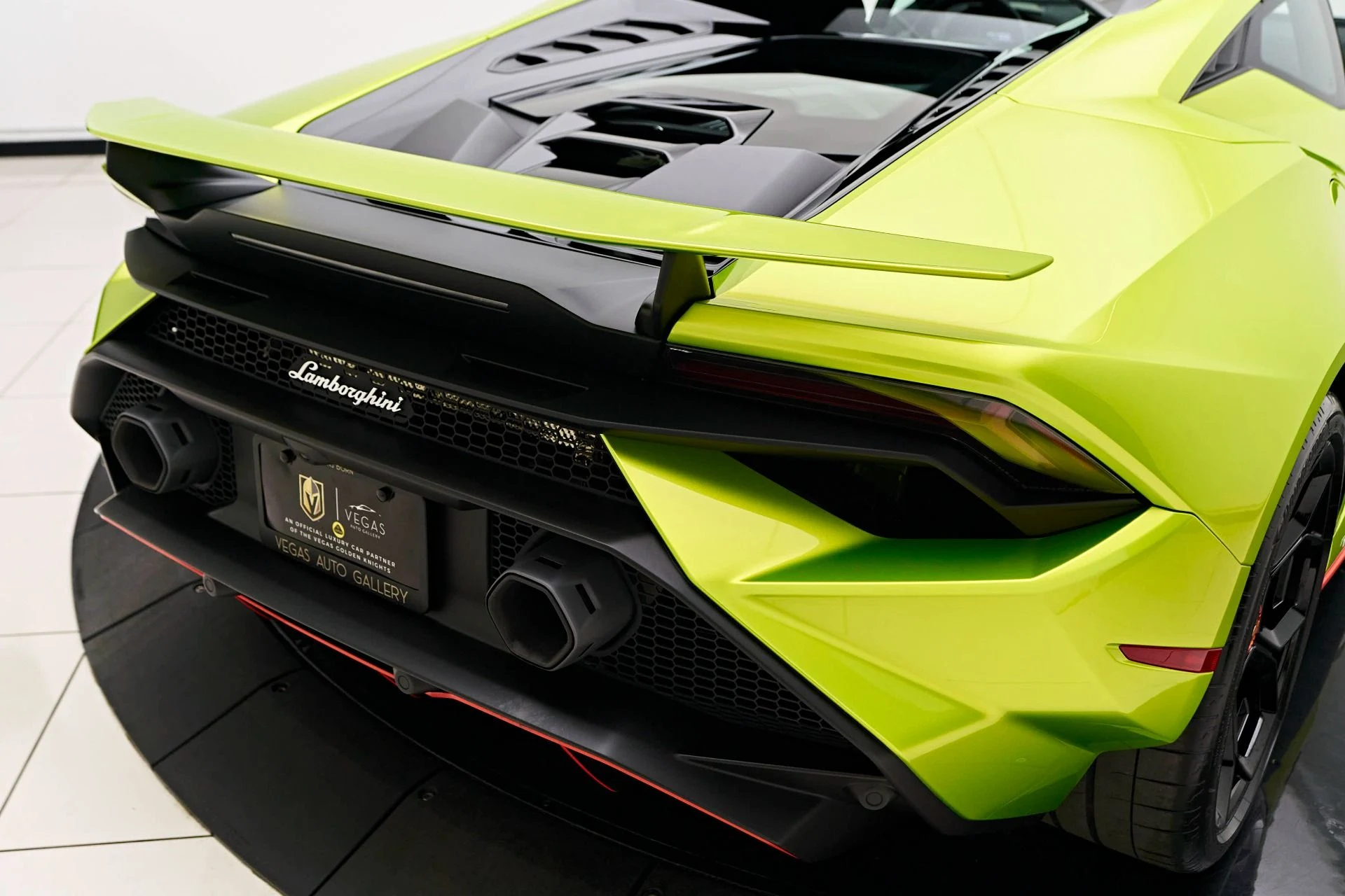 mph028_1163683379_Used_2023_Lamborghini_Huracan_Tecnica_Base_1715640571_35d9e2ae85