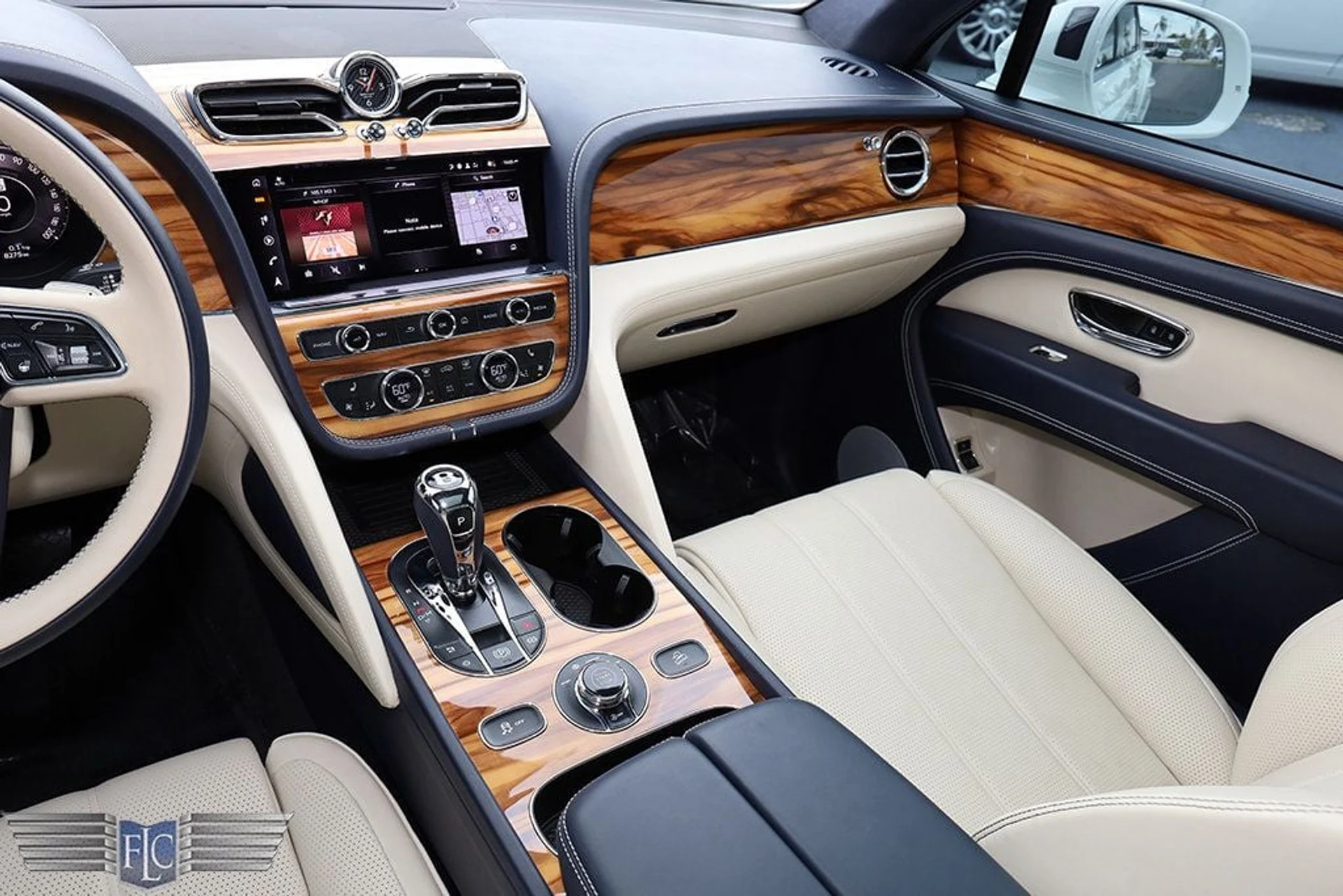 mph028_1165895209_used_2024_bentley_bentayga_6305_22998003_29_1024_e591293189