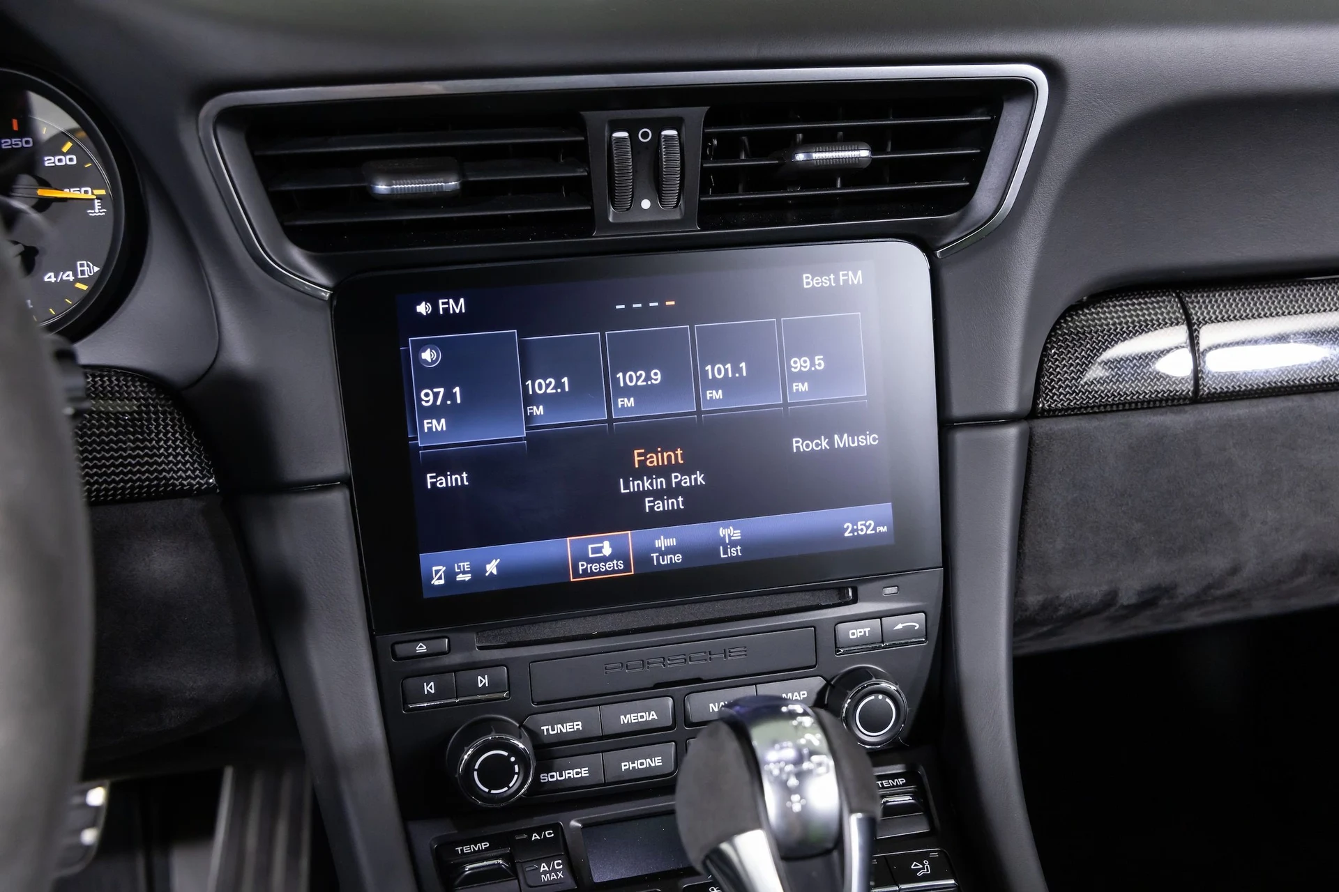 mph028_1167992411_27f532cab3154b309fb7a2417bfaf6ca_c864ab6ca4