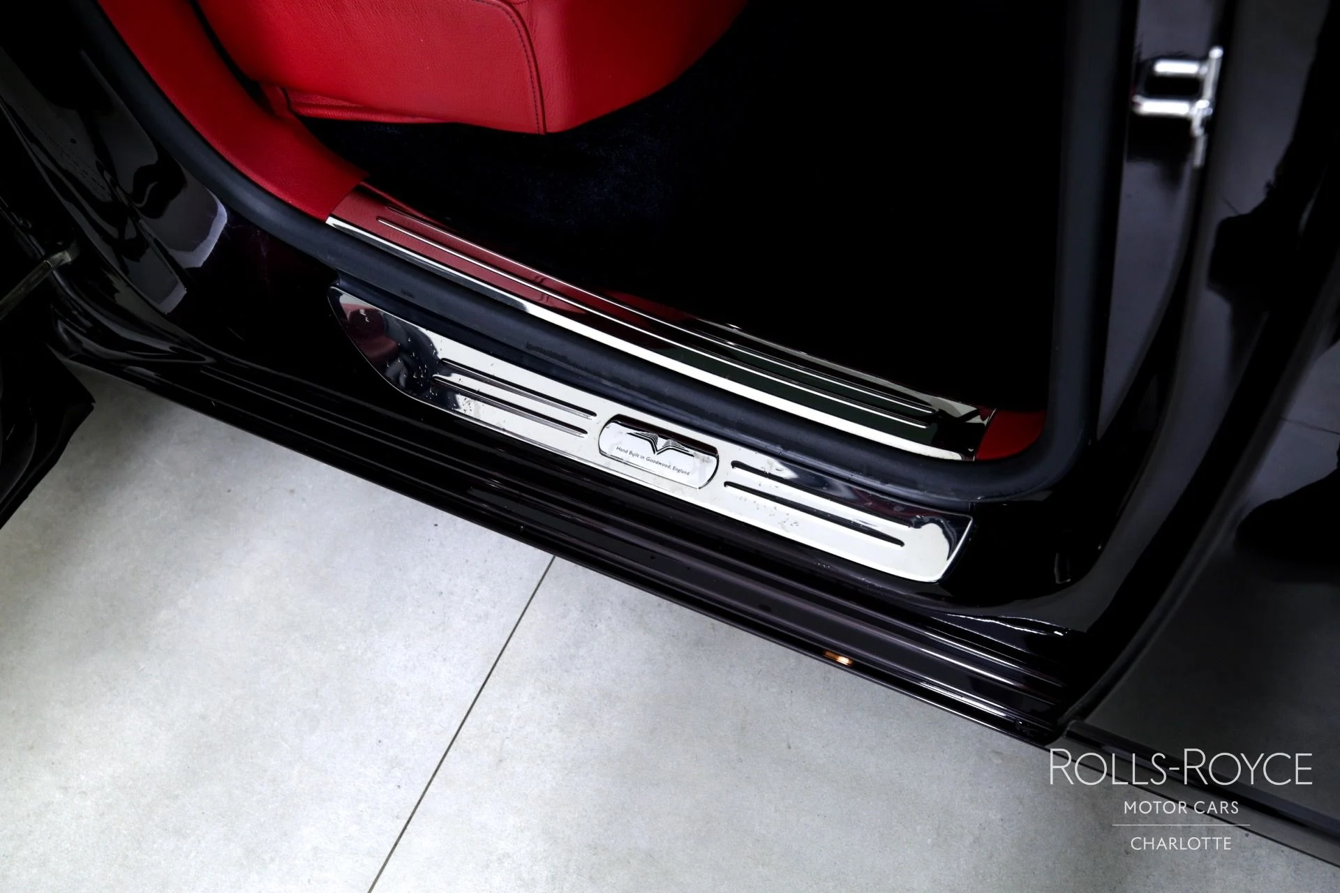 mph028_1168312645_Used_2014_Rolls_Royce_Ghost_1747161700_0206385851