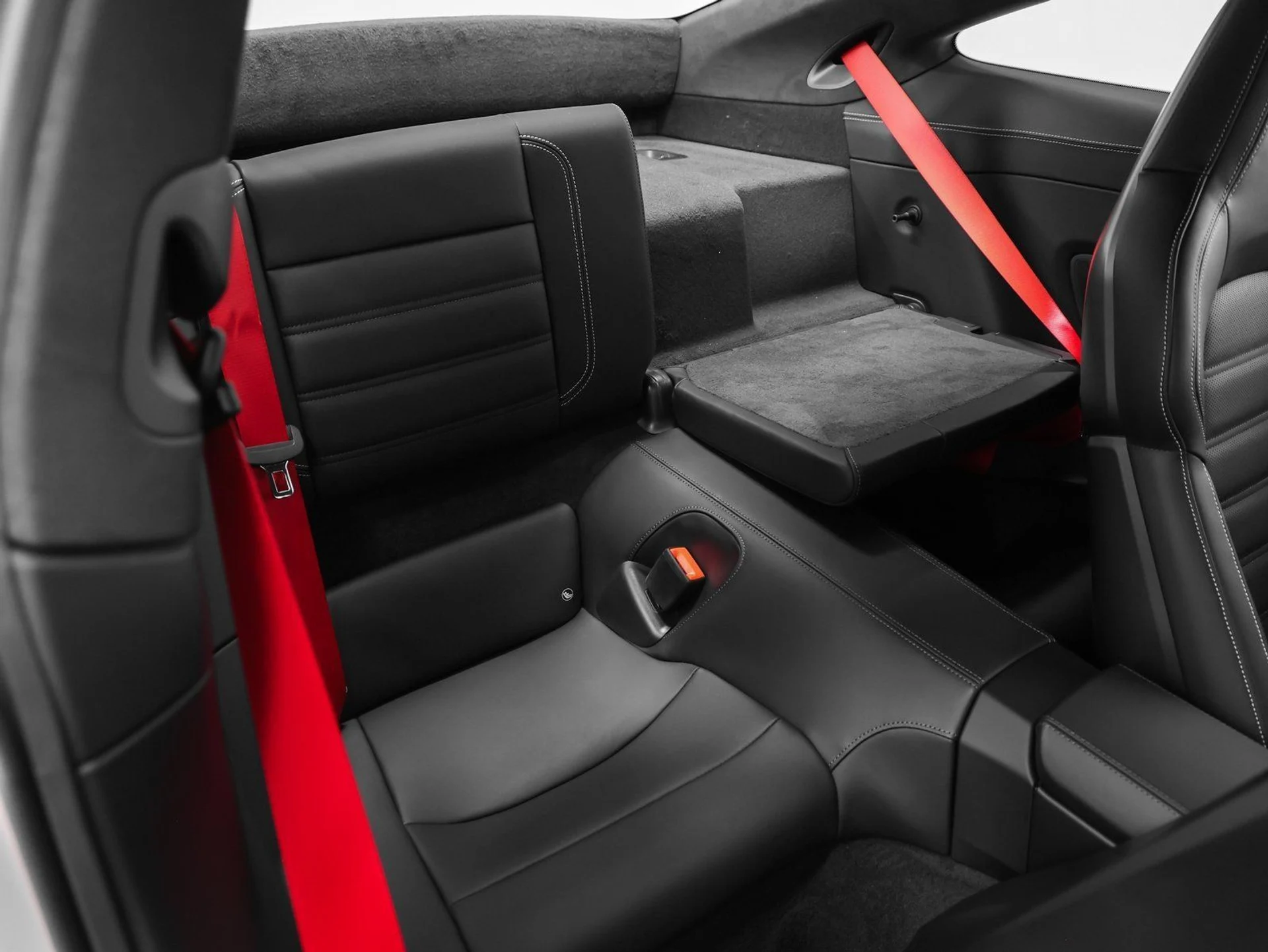 mph028_116985160_29_76a3312b66