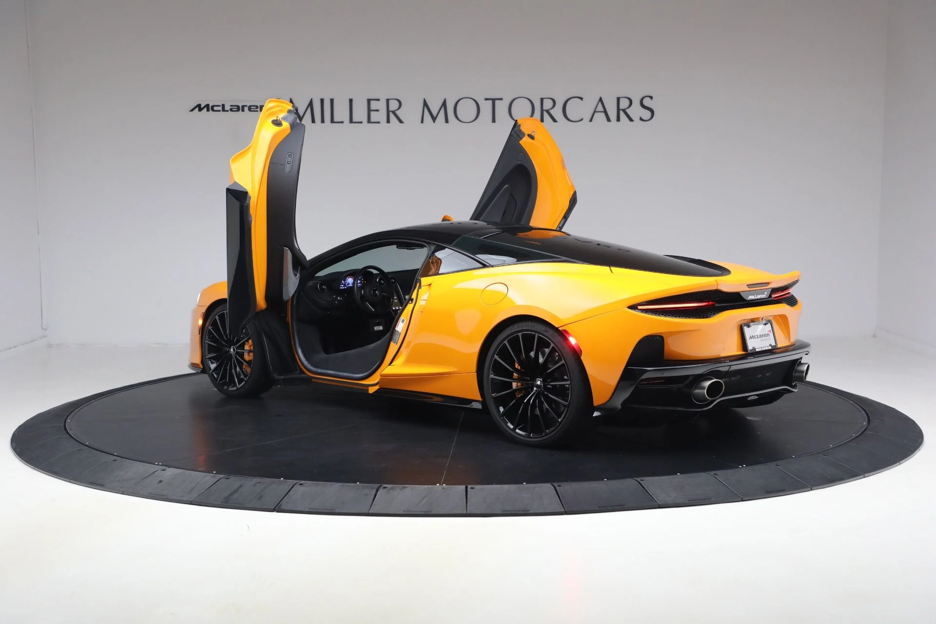 mph028_1171311271_Used_2023_Mc_Laren_GT_36840c1233