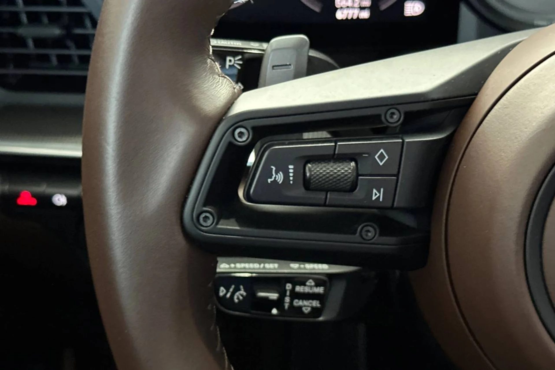 mph028_117239305_1280_3e0b379035