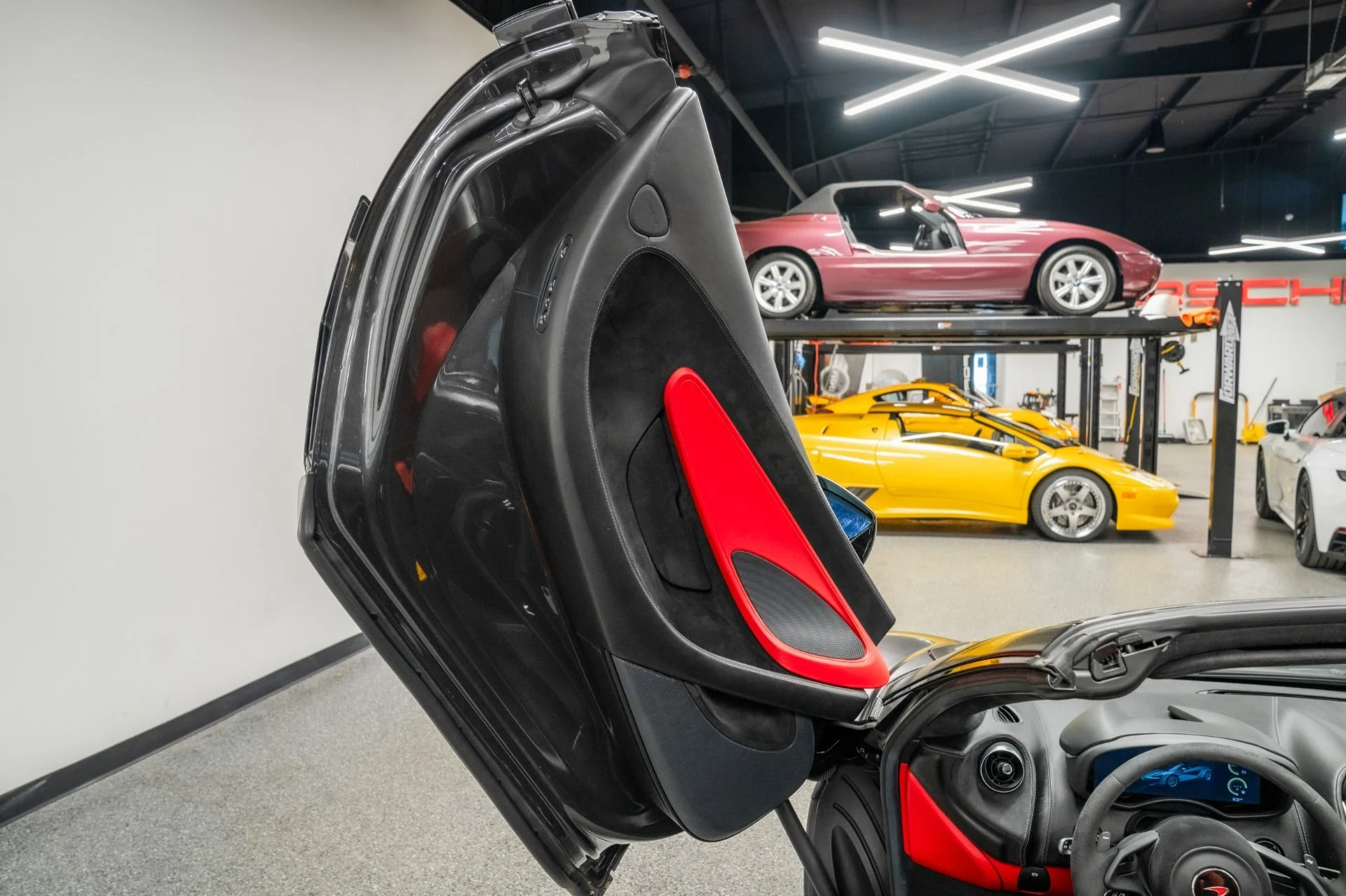 mph028_1180073421_Used_2018_Mc_Laren_570_S_Spider_Full_Matte_Paint_Protection_Film_Alcantara_Interior_1768429853_2a01b4a81e