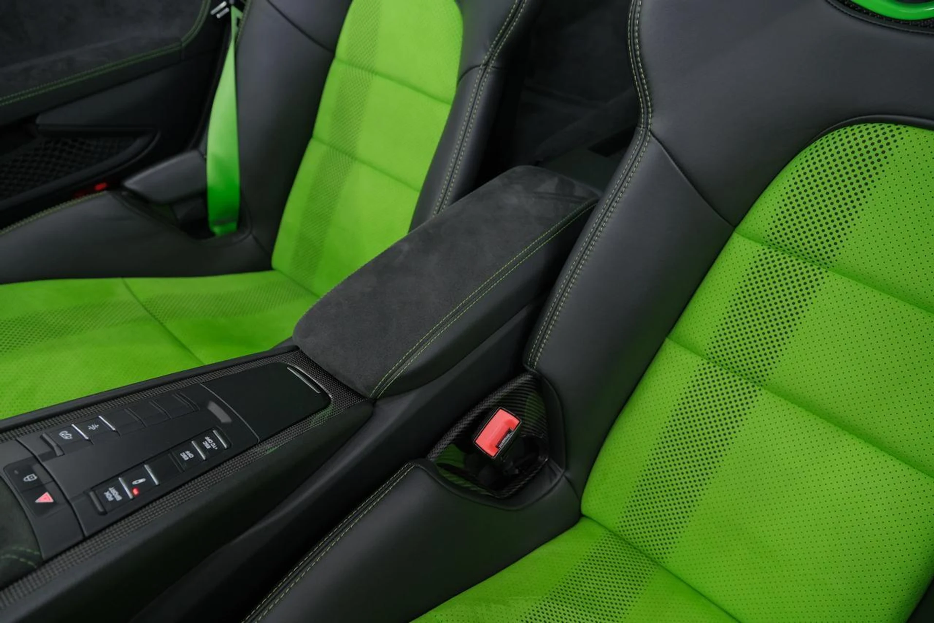 mph028_118038427_277f334a5aeae7a96c76eb50b769eff9_a8913bf5a2