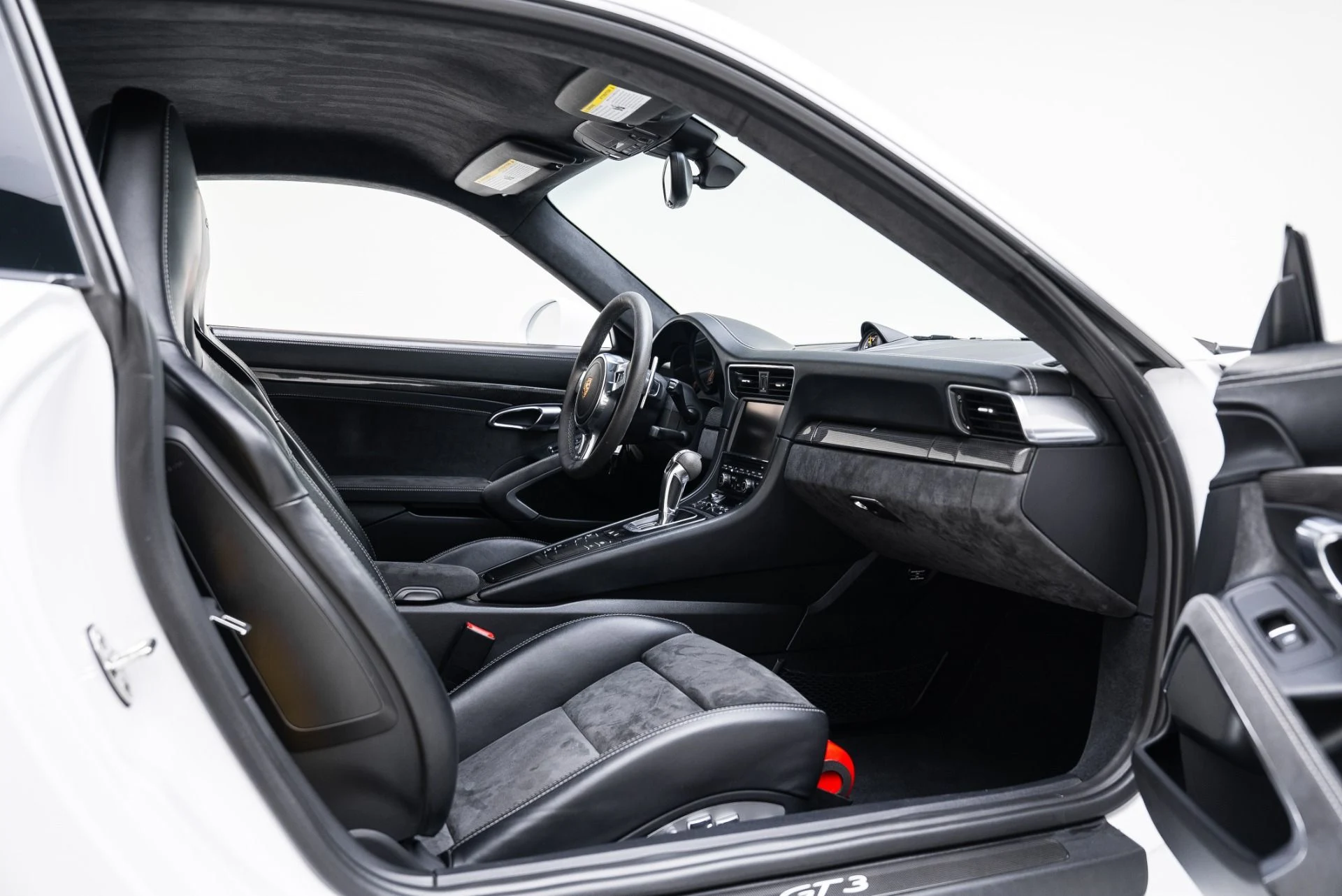 mph028_1183094980_Used_2014_Porsche_911_GT_3_1767824099_8b525c2fd5