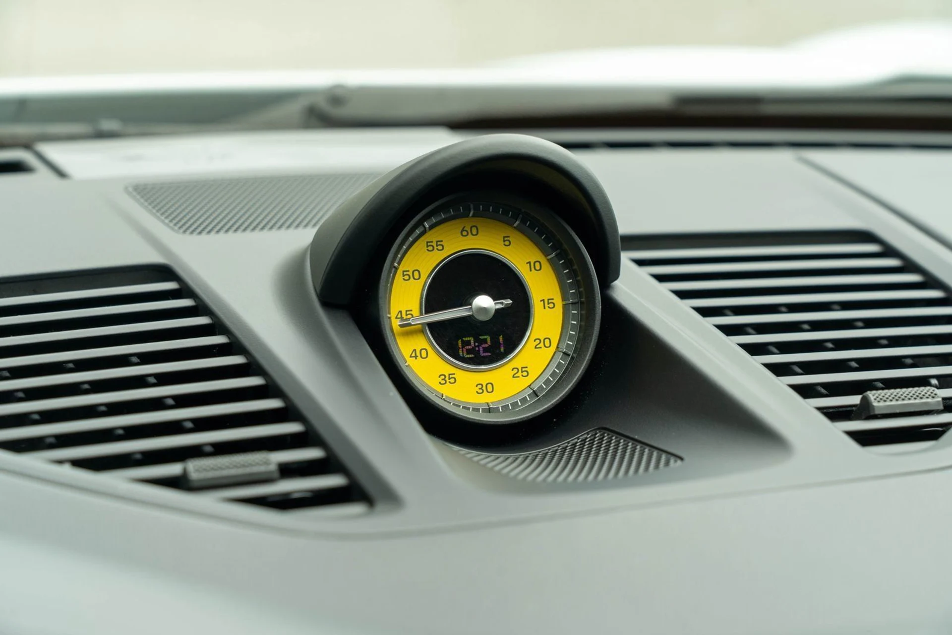 mph028_118520384_6cf2562e134ae681039fcc4a742db1d9_57e891dbc7