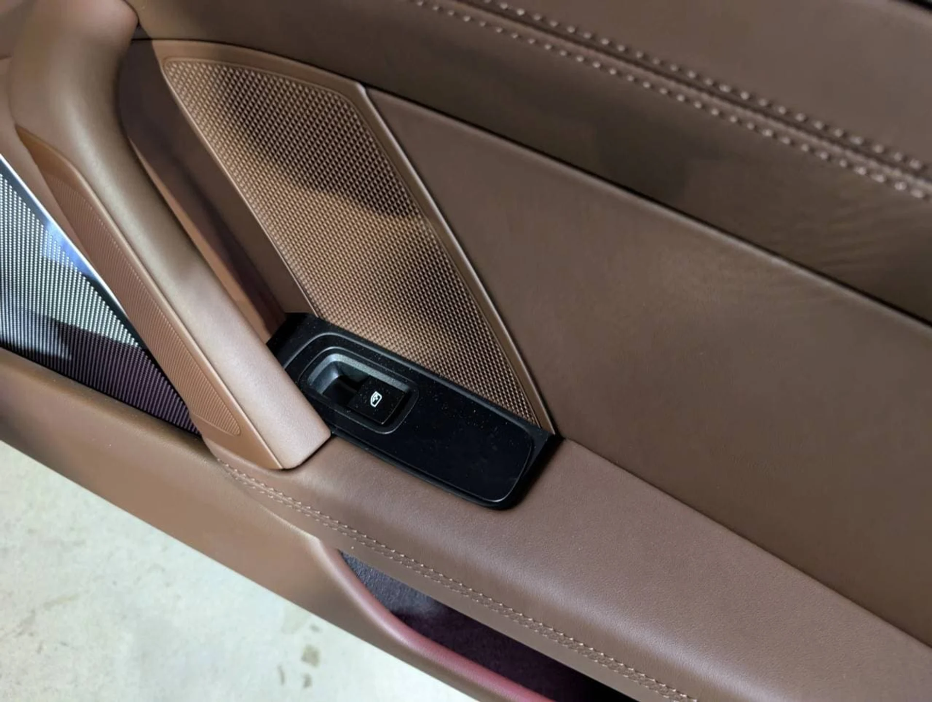 mph028_1193991300_8f16ff575fe8086408eca763aa474925x_2d8b1a800f