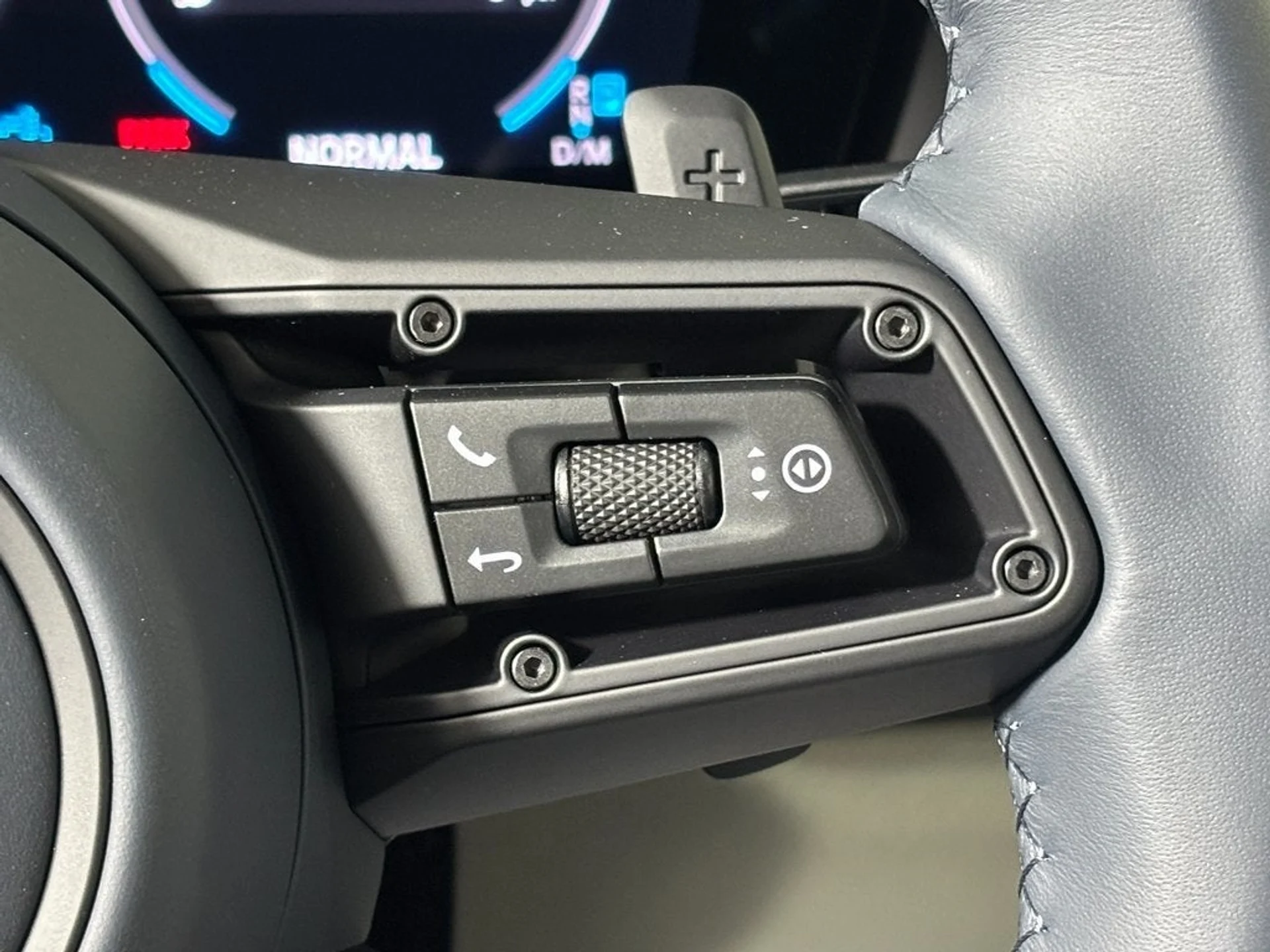 mph028_1196594191_29_cf111d20a2