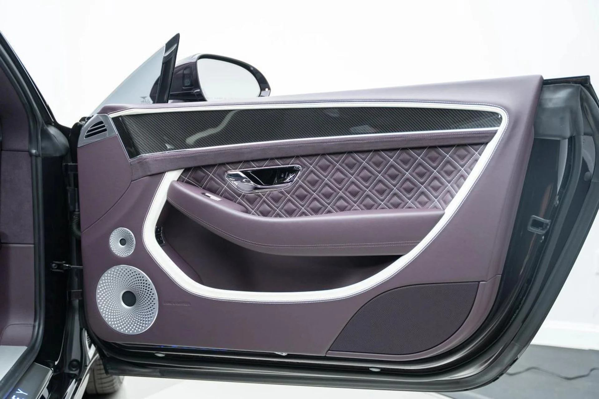 mph028_119695109_d0531431395a20155dd1b6952fa01256_85055271ea