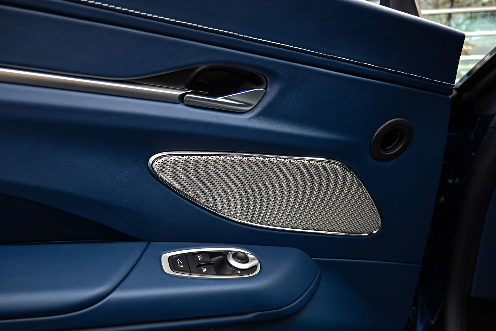 mph028_1202239371_25e4d392_2b1d_4e71_80a5_c49f6cd0429f_1cf191d452