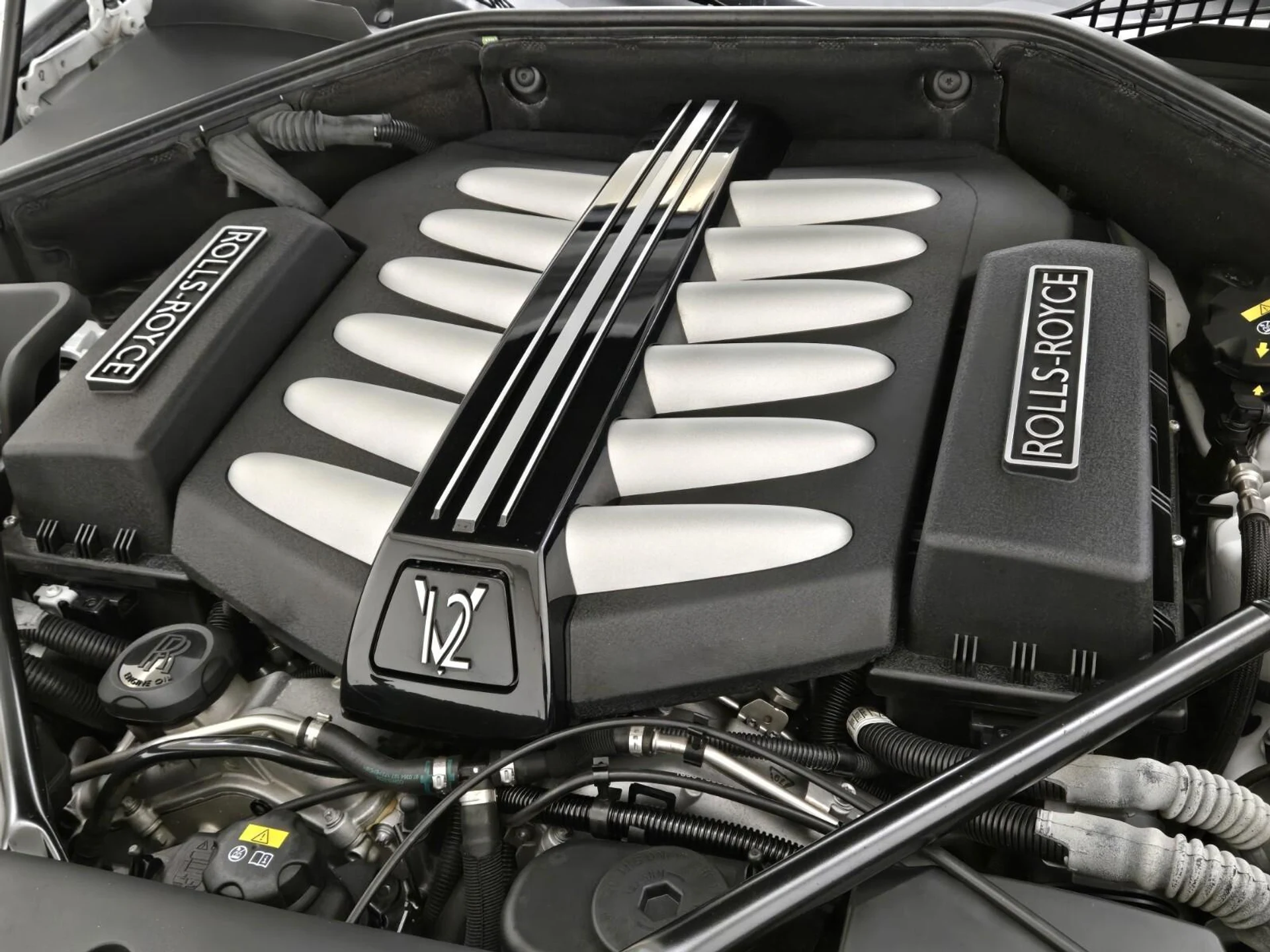 mph028_1210614095_Used_2018_Rolls_Royce_Dawn_1753166216_f8ae1f35d7