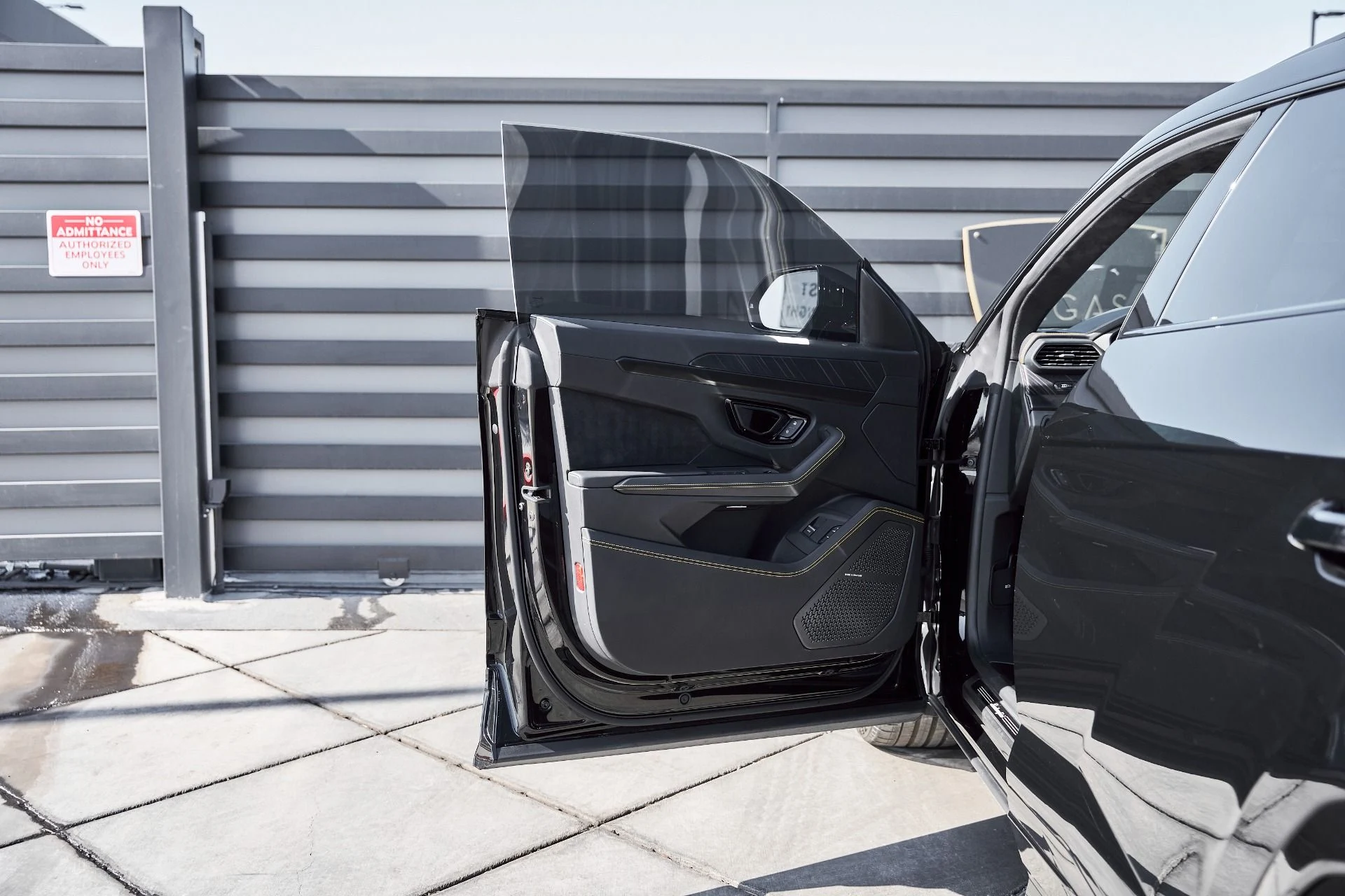 mph028_1210914859_Used_2024_Lamborghini_Urus_S_1770085861_acfd9582aa