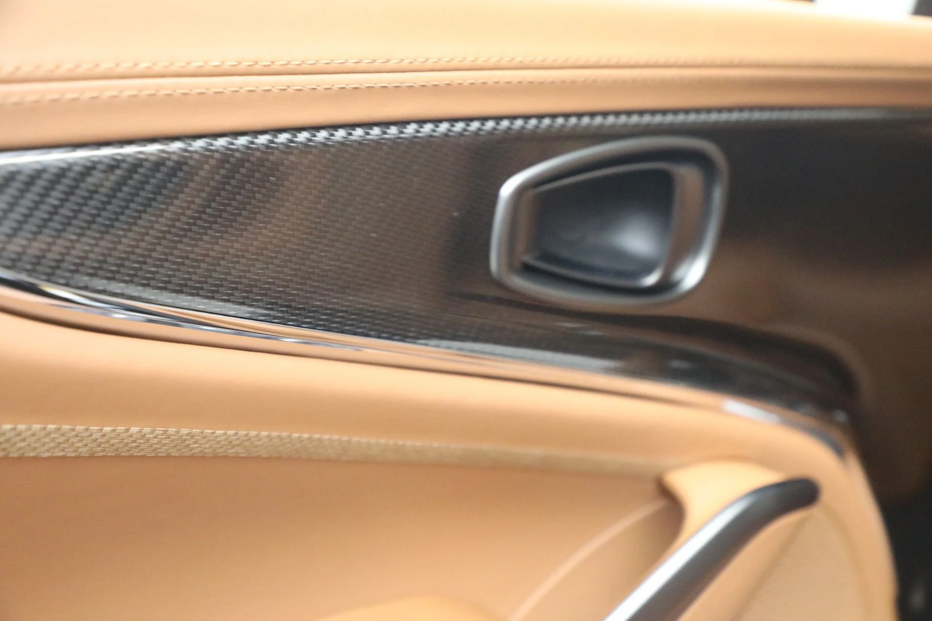 mph028_1232312721_New_2026_Aston_Martin_DBX_707_1767991932_a133164ff7