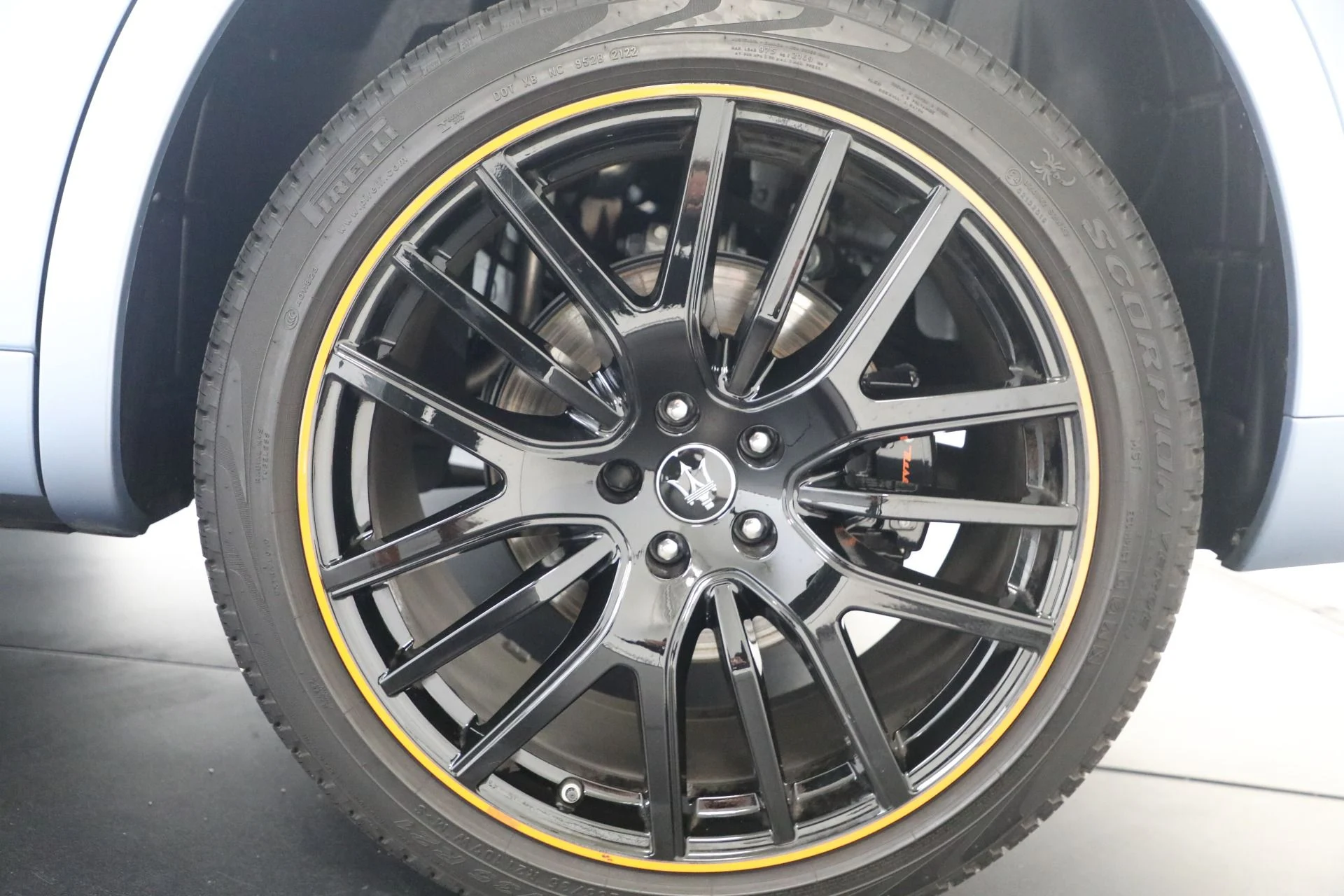 mph028_1235010302_Used_2023_Maserati_Levante_F_Tributo_1764365135_bd9e7fa538