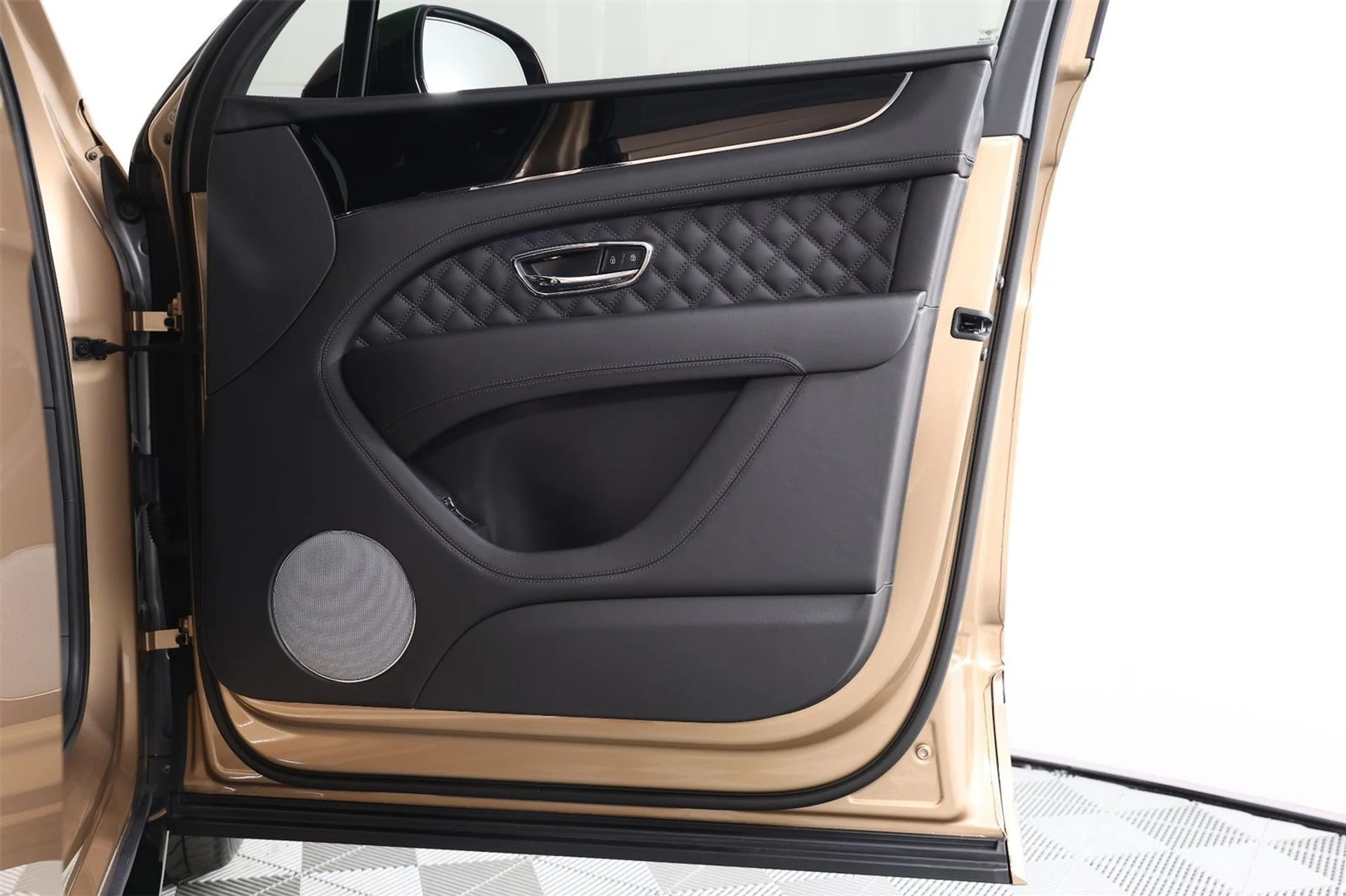 mph028_124670323_ede5042ad5c03f0a959b4c4f3a4e0ffa_d985471473