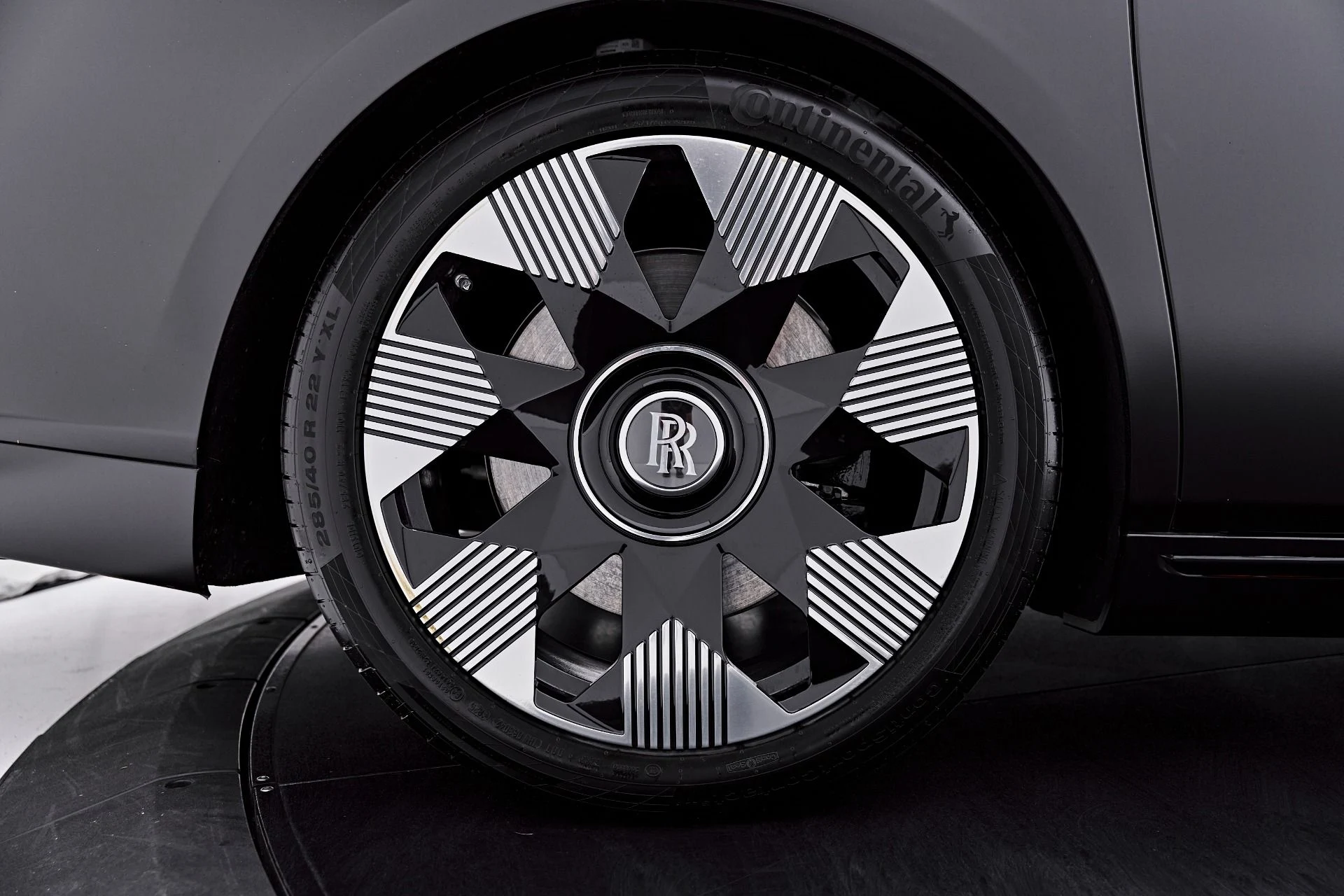 mph028_125482727_Used_2024_Rolls_Royce_Phantom_Base_1787881804_795fc27802